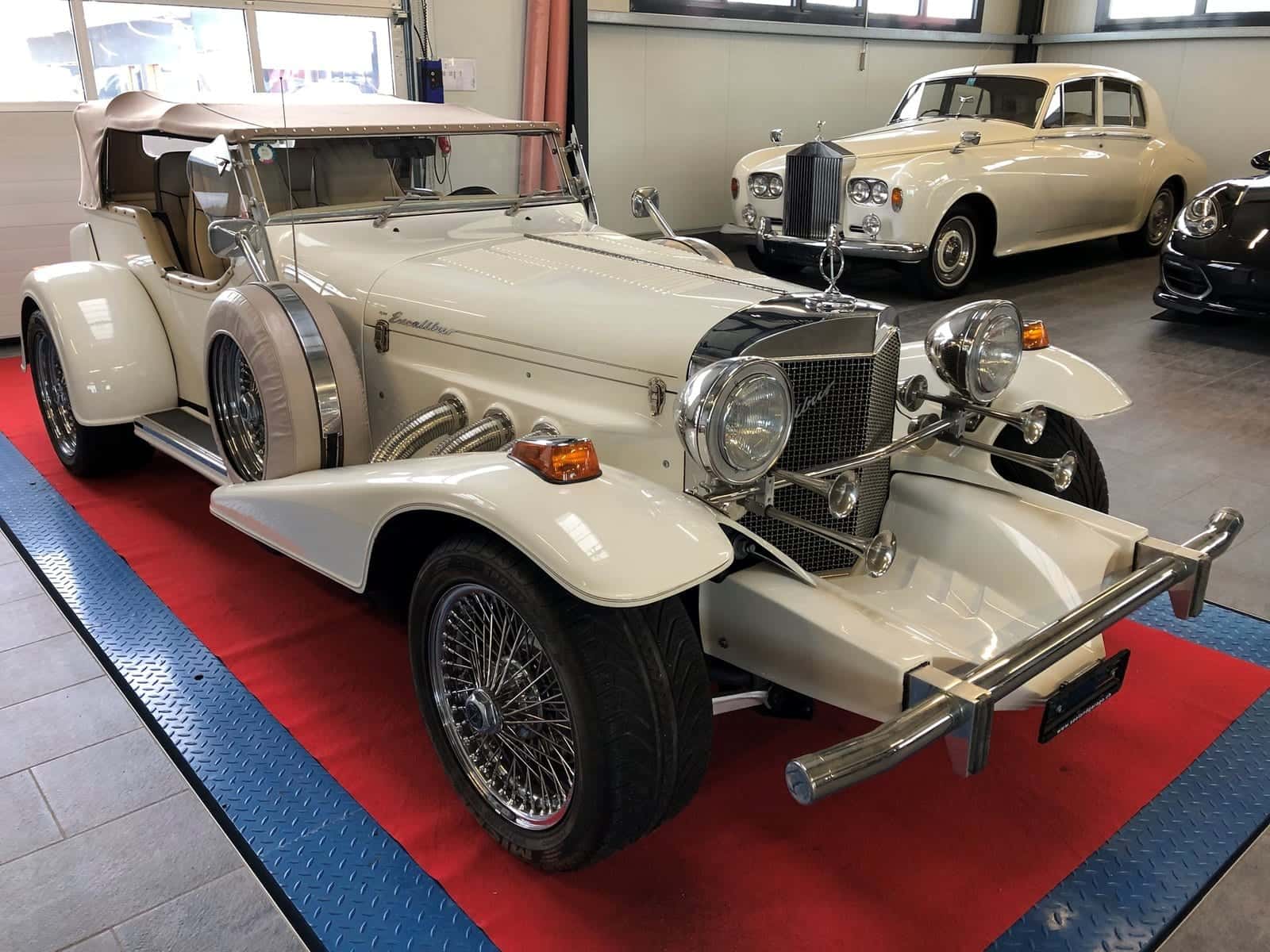 Excalibur Roadster