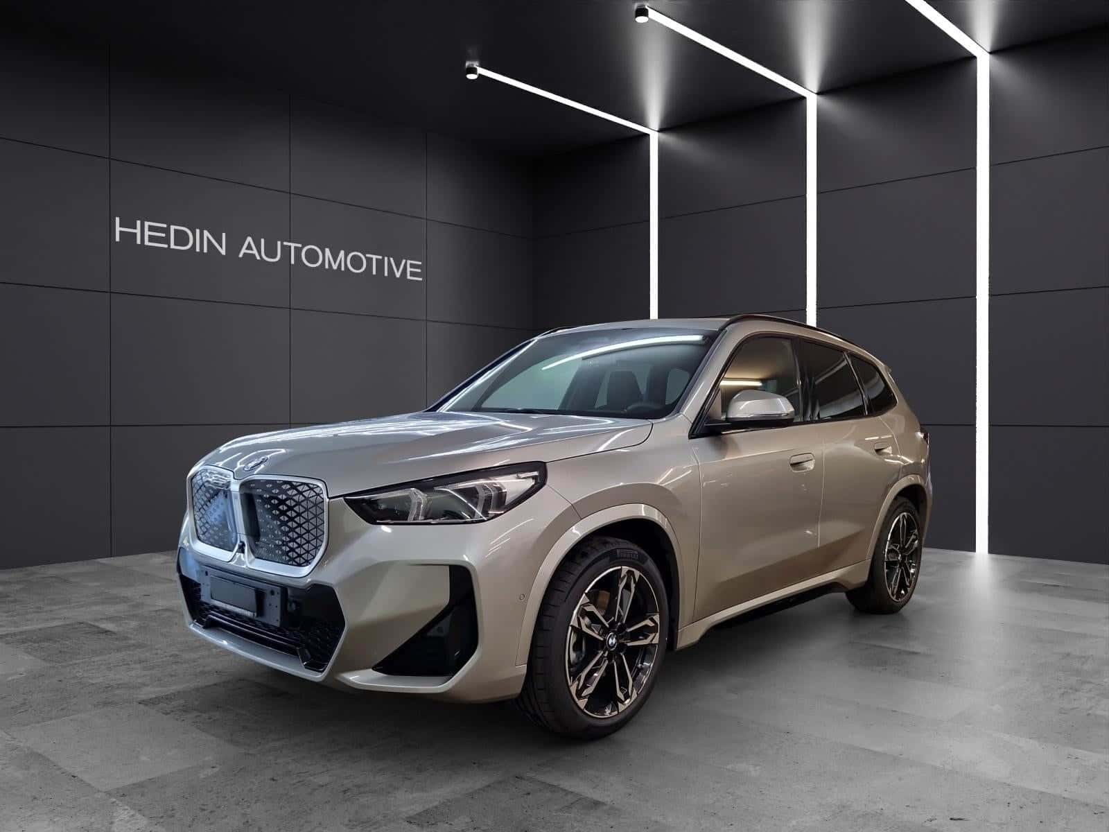 BMW iX1