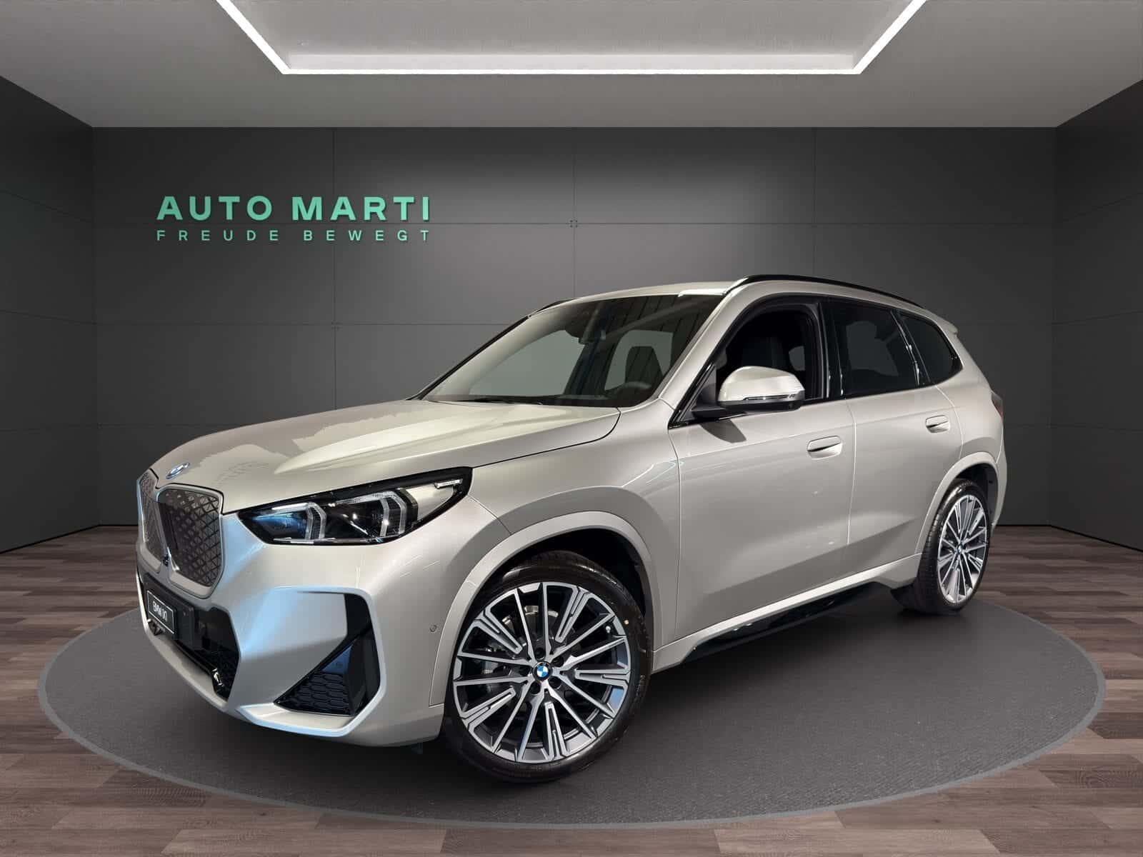 BMW iX1