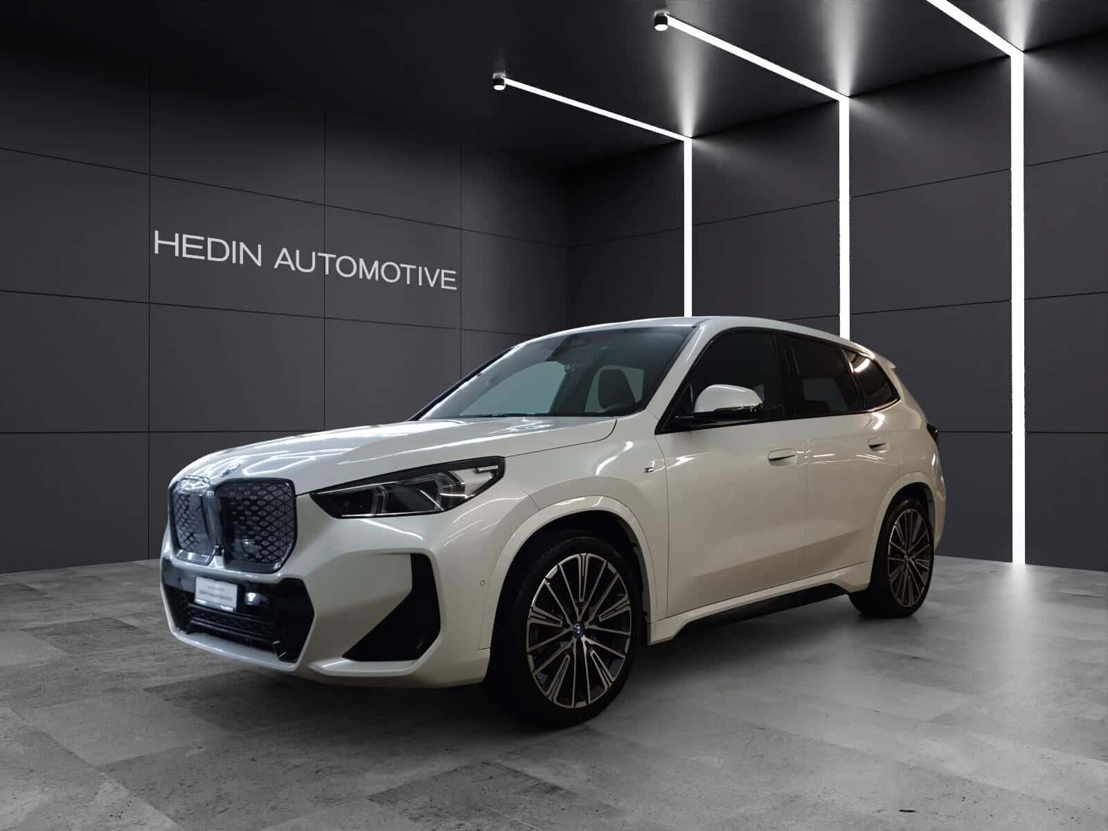 BMW iX1