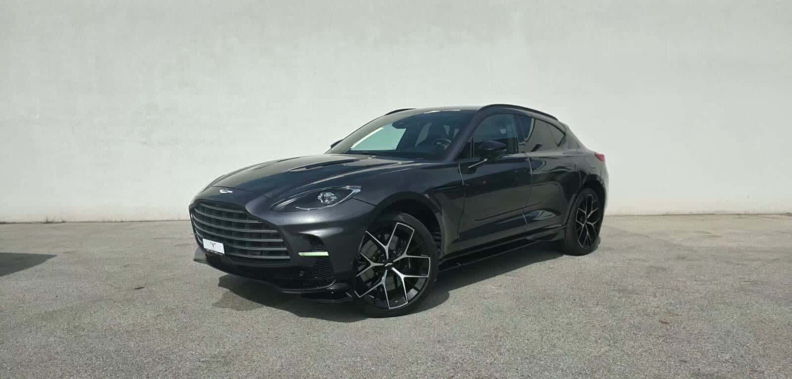 Aston Martin DBX