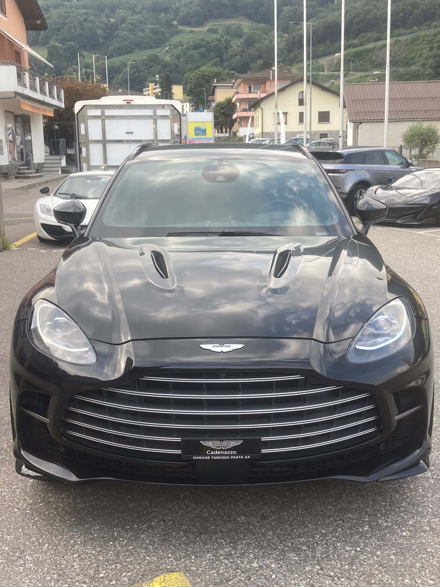 Aston Martin DBX
