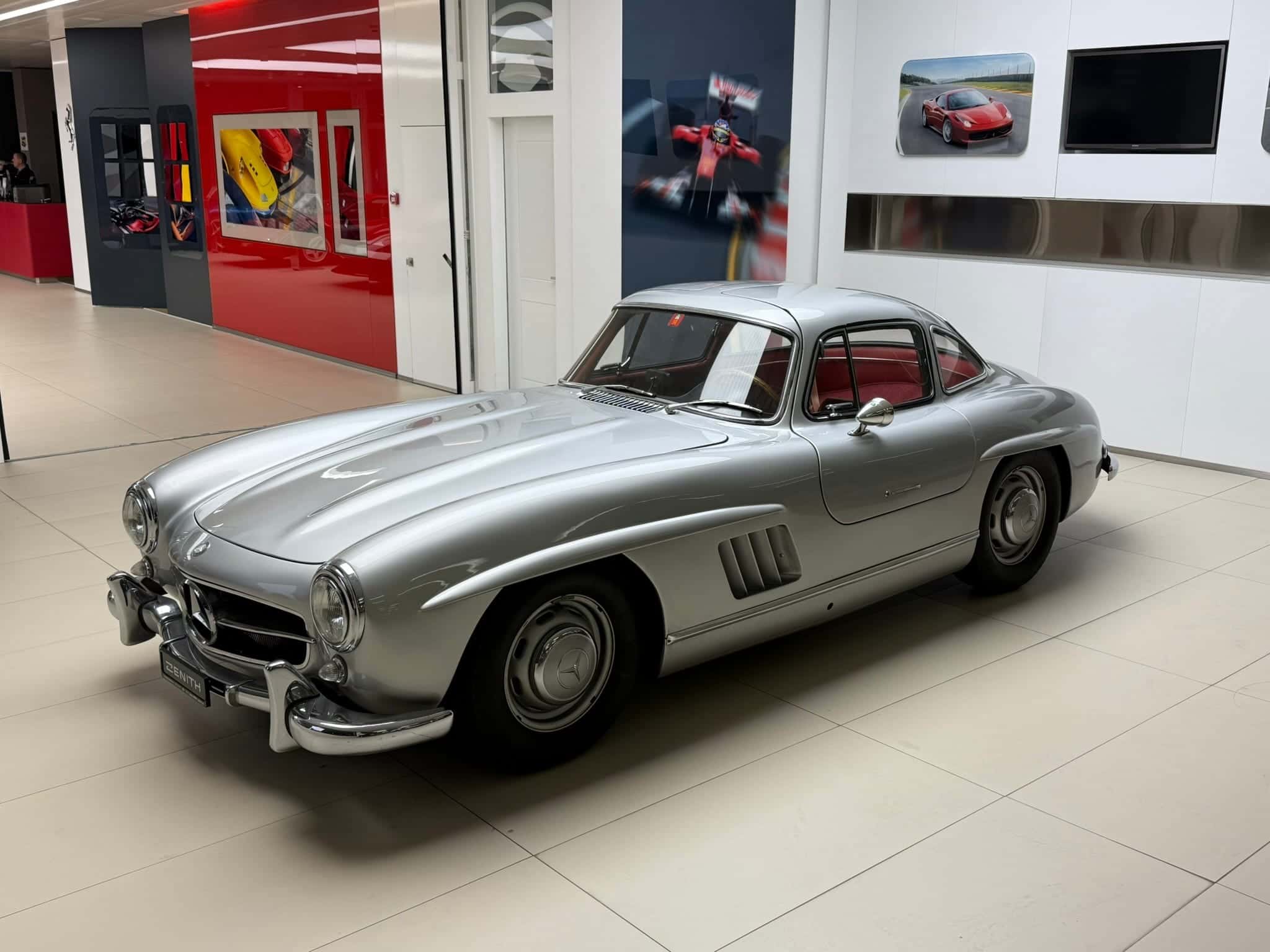 Mercedes-Benz 300 SEL