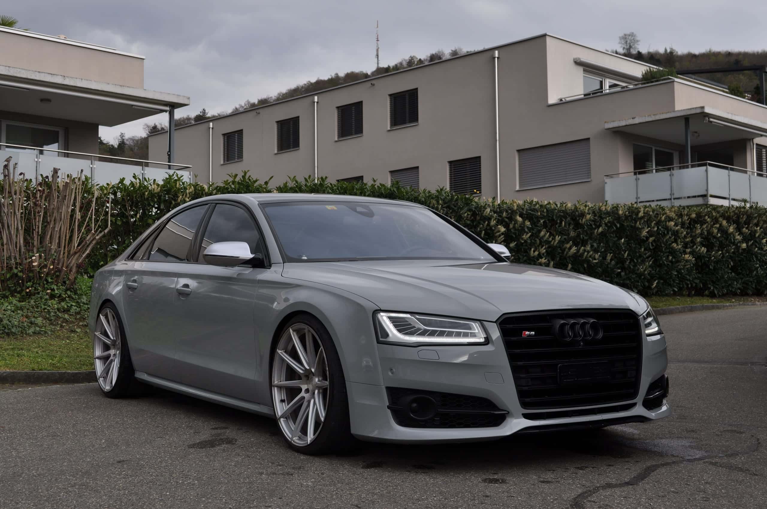 Audi S8