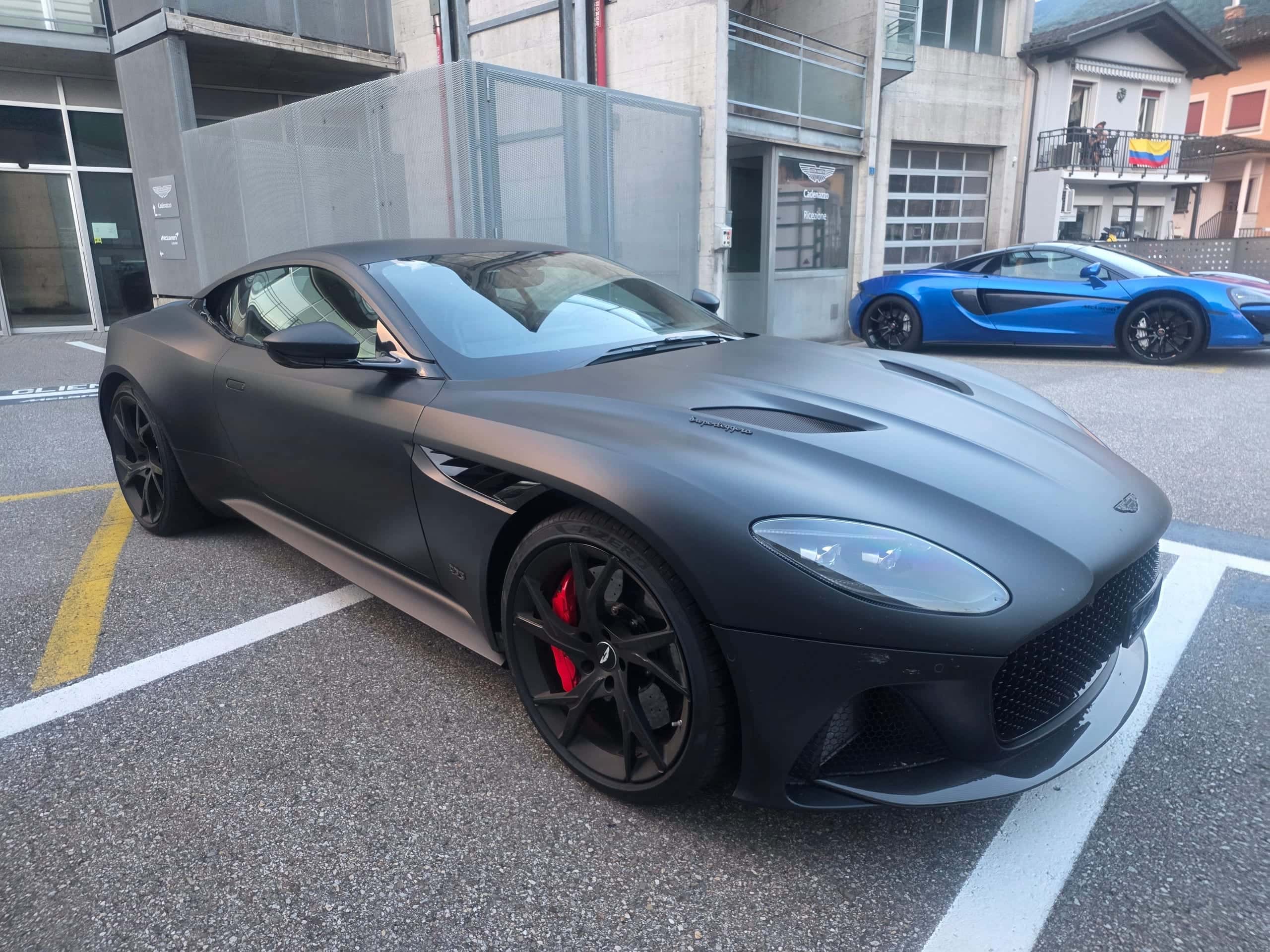Aston Martin DBS
