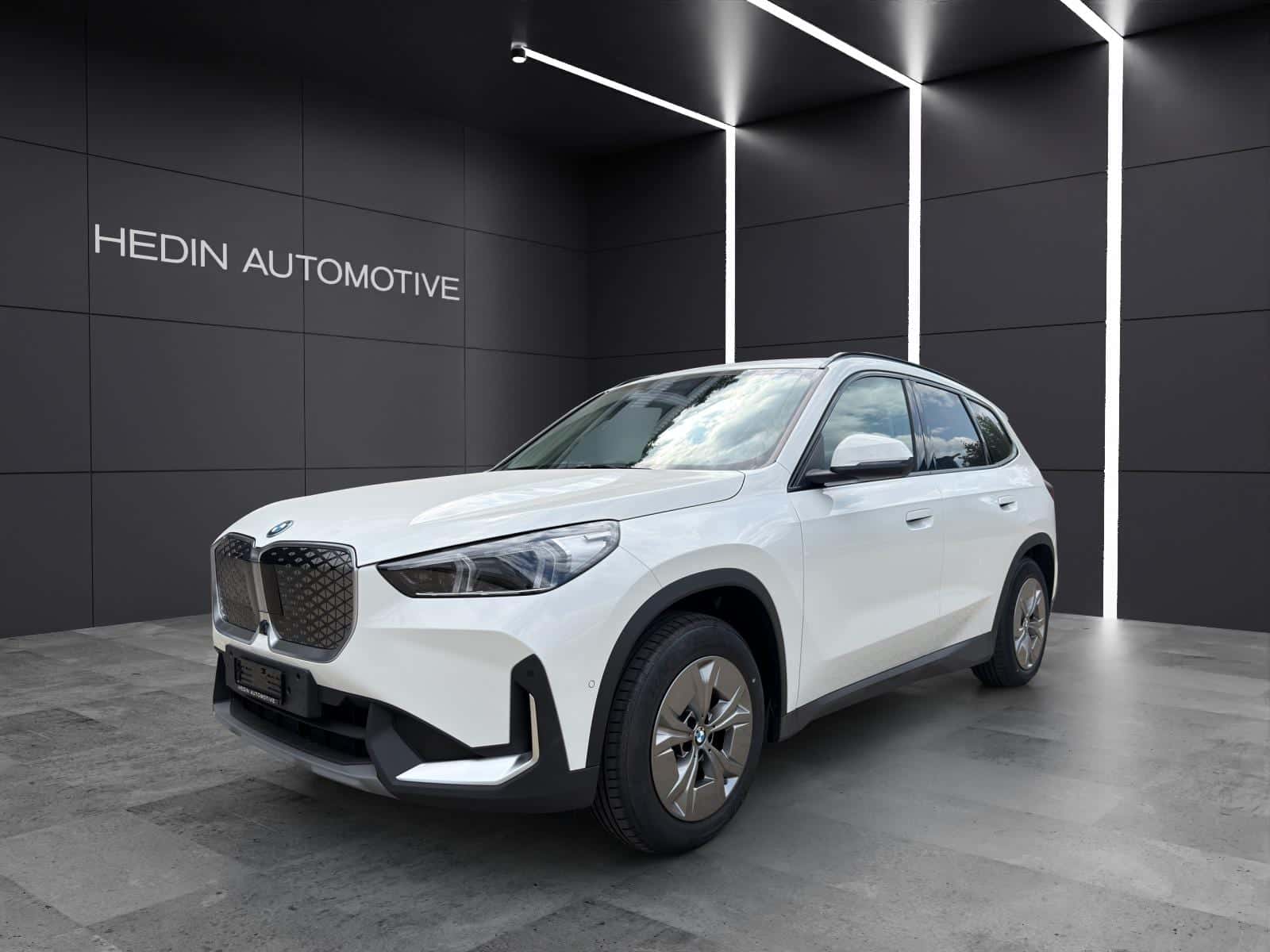 BMW iX1