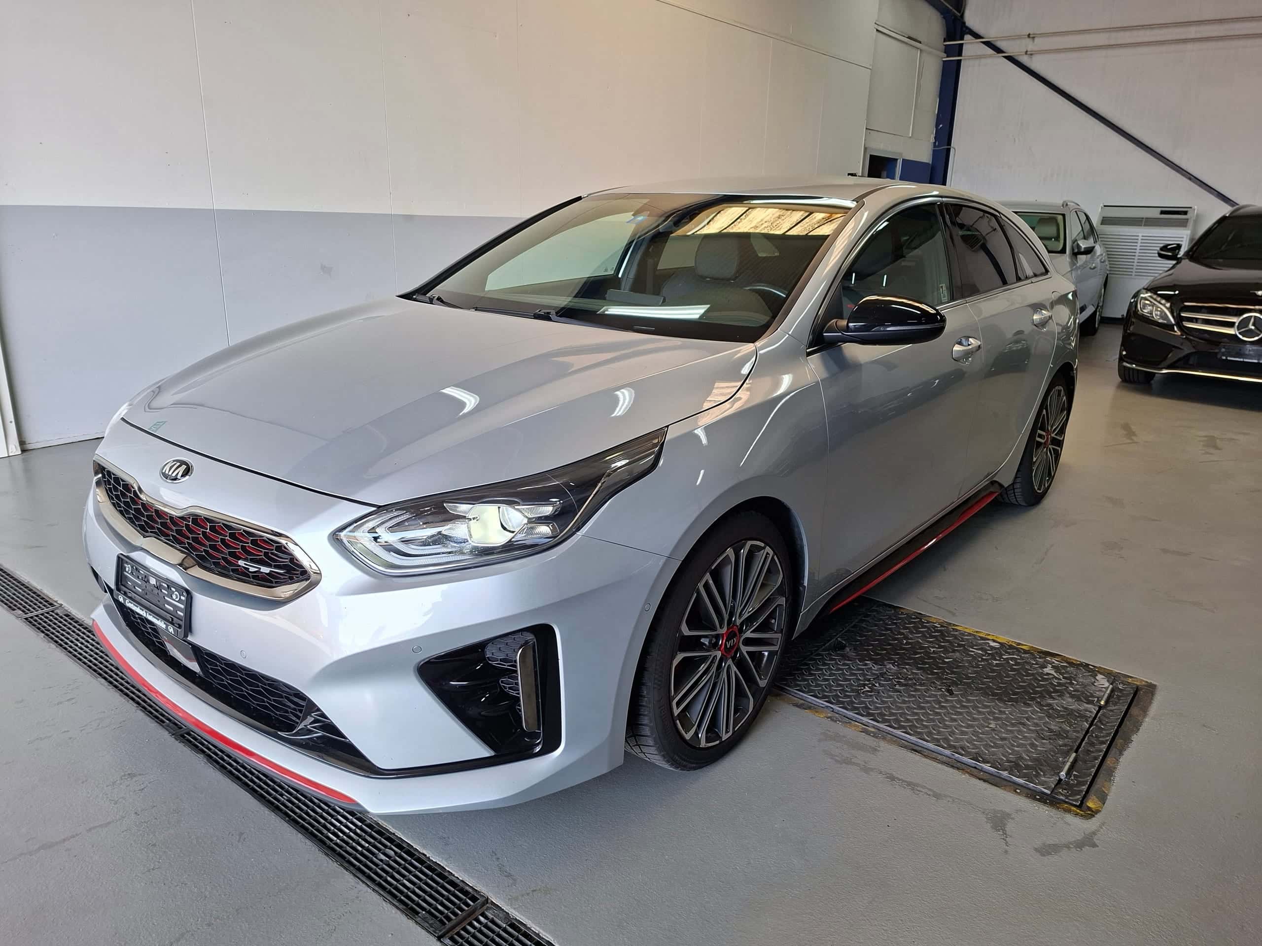 Kia Proceed