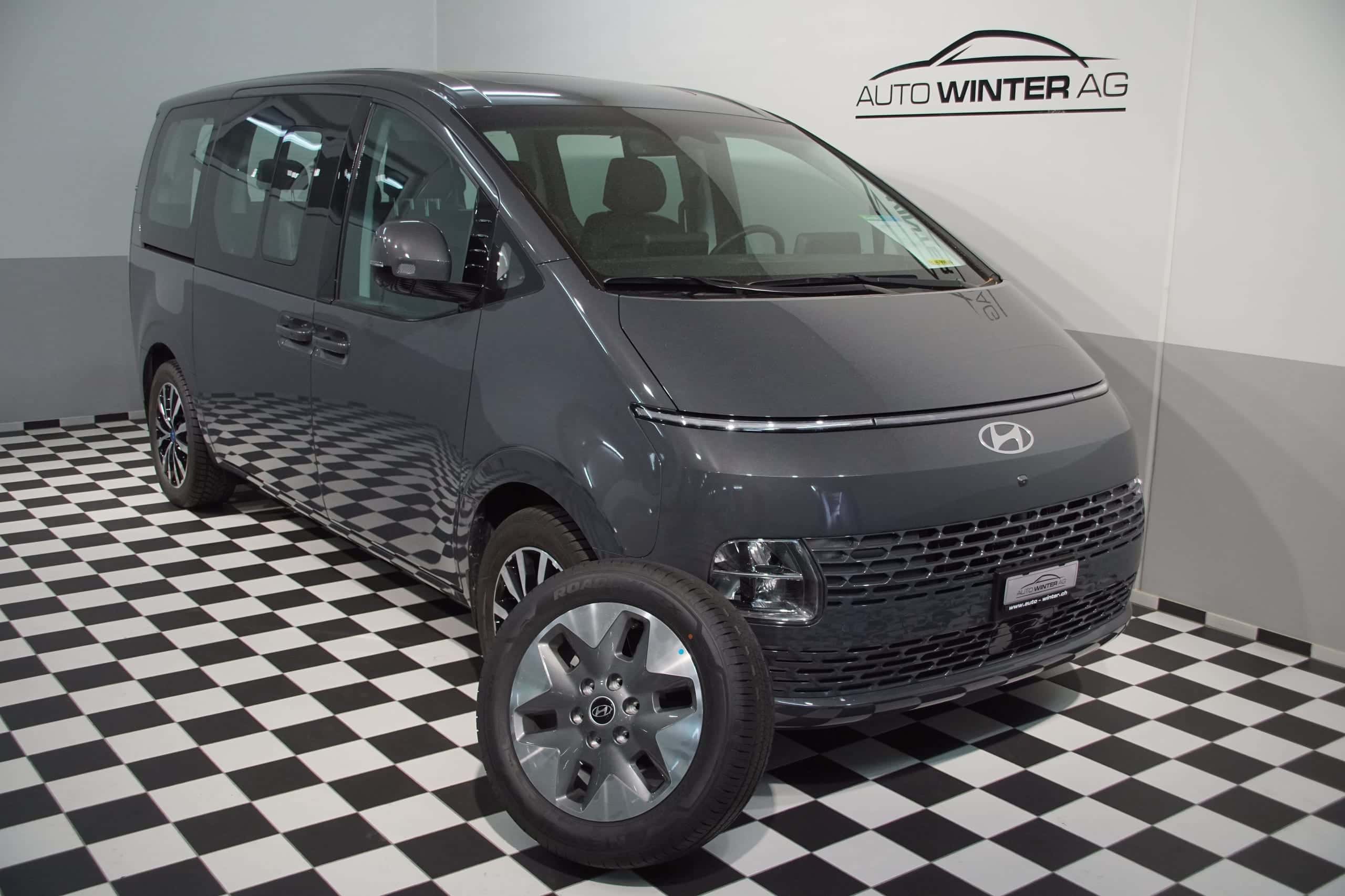 Hyundai Staria