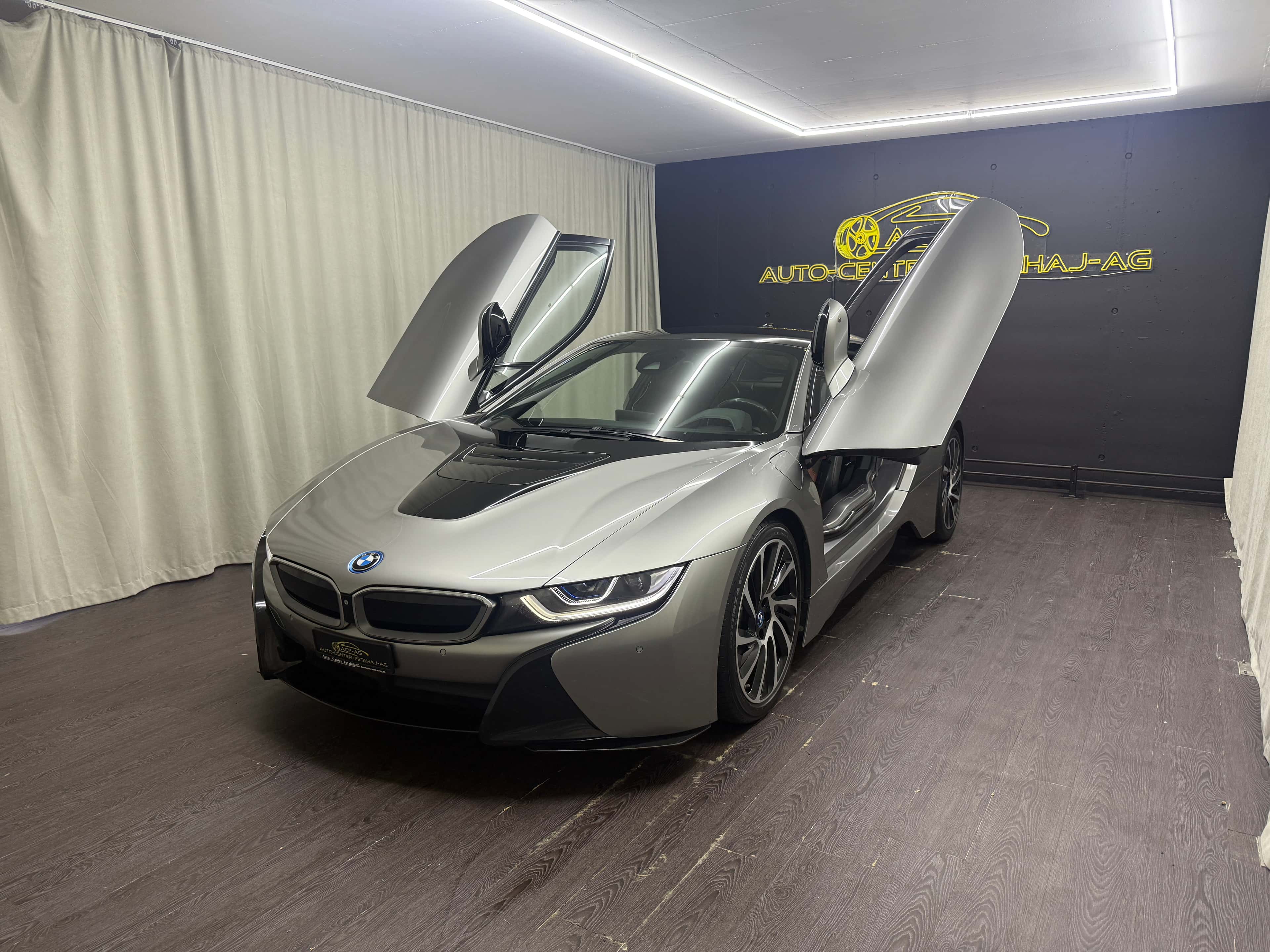 BMW i8