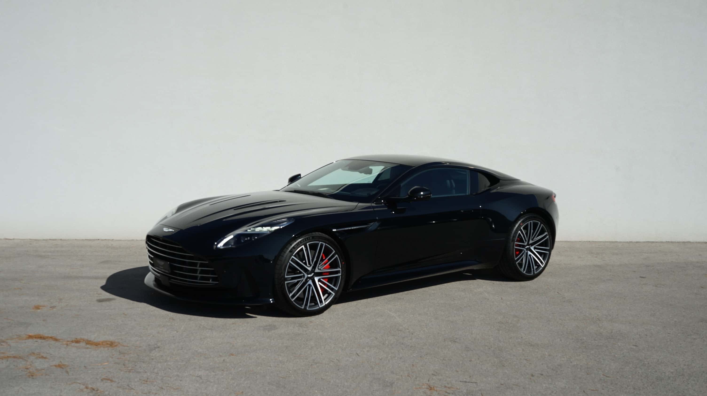 Aston Martin DB12
