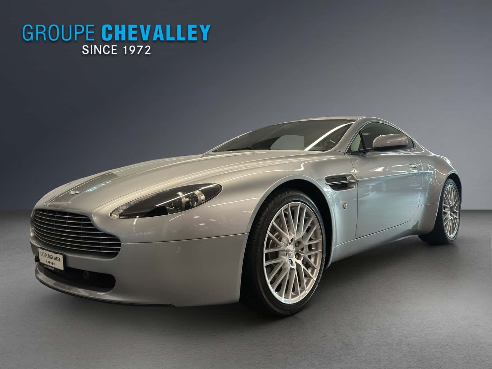 Aston Martin V8/V12 Vantage