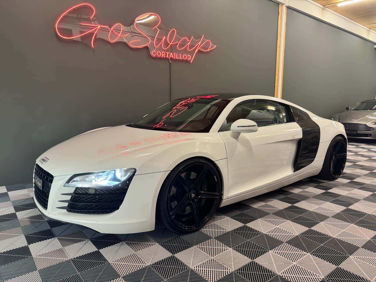 Audi R8