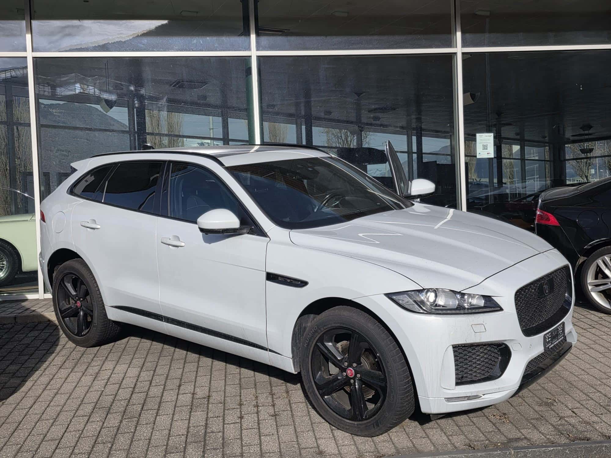 Jaguar F-Pace
