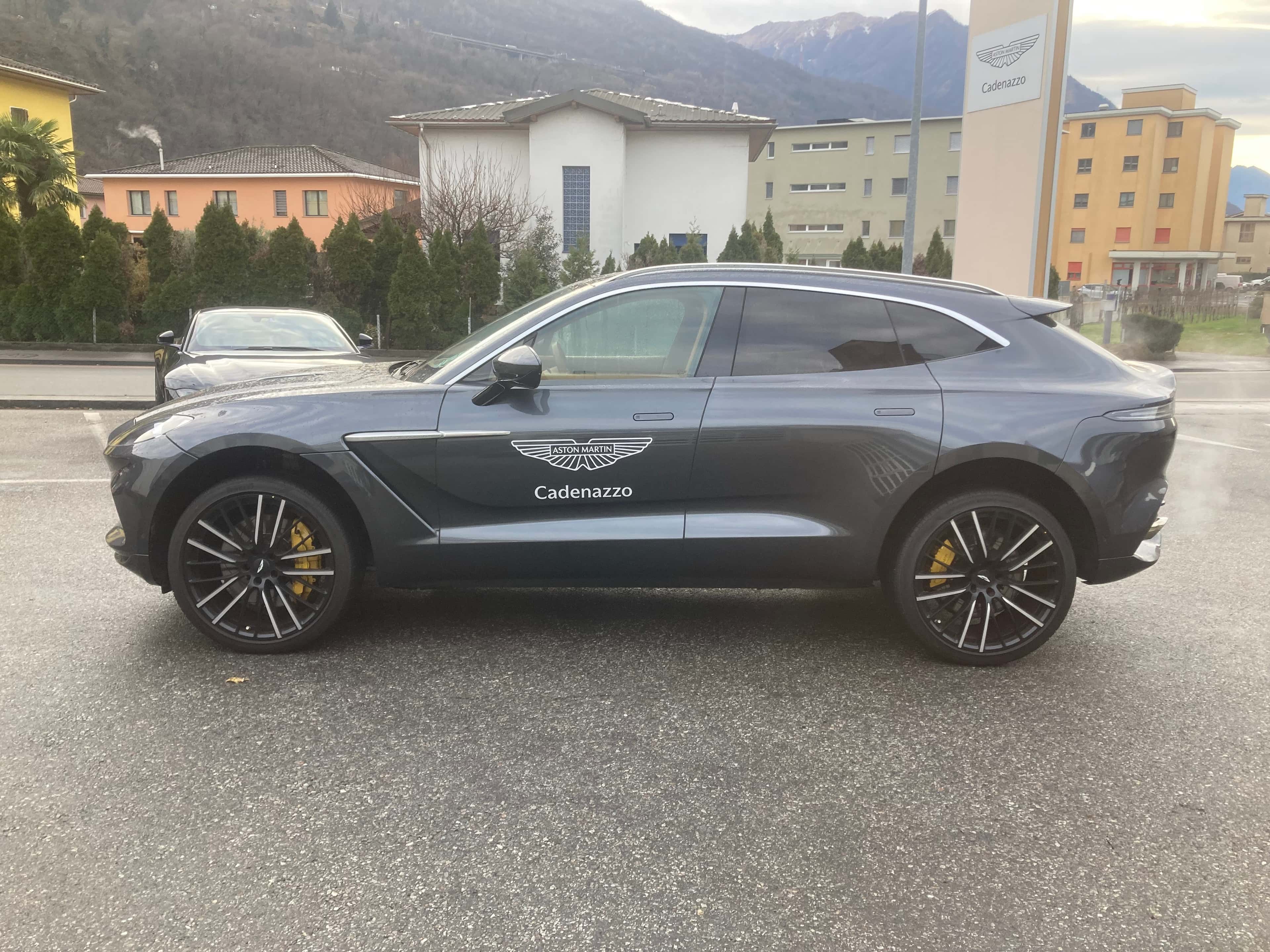 Aston Martin DBX