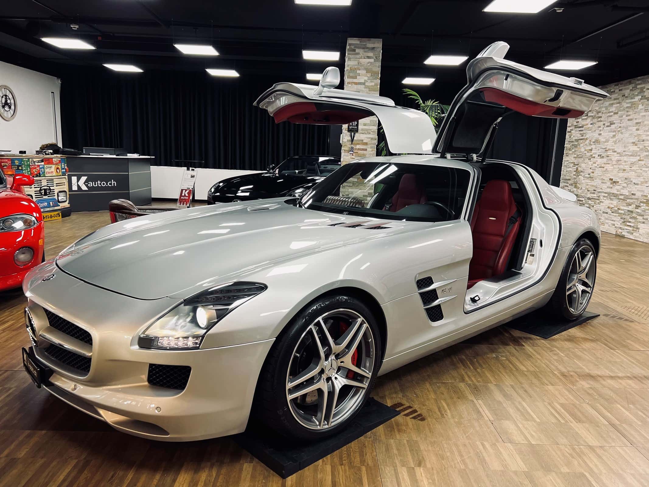 Mercedes-Benz SLS