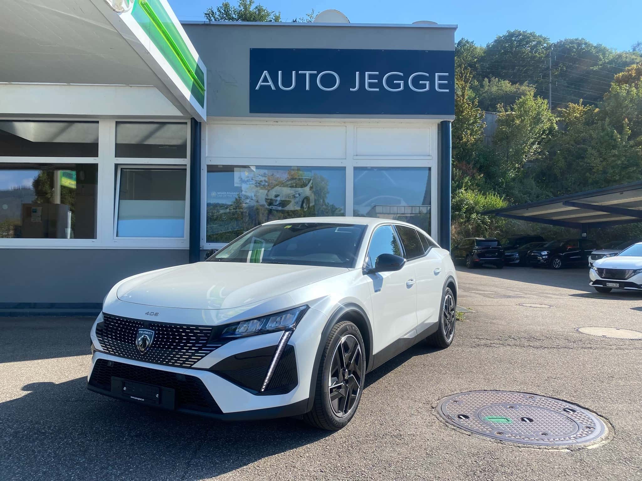 Peugeot 408
