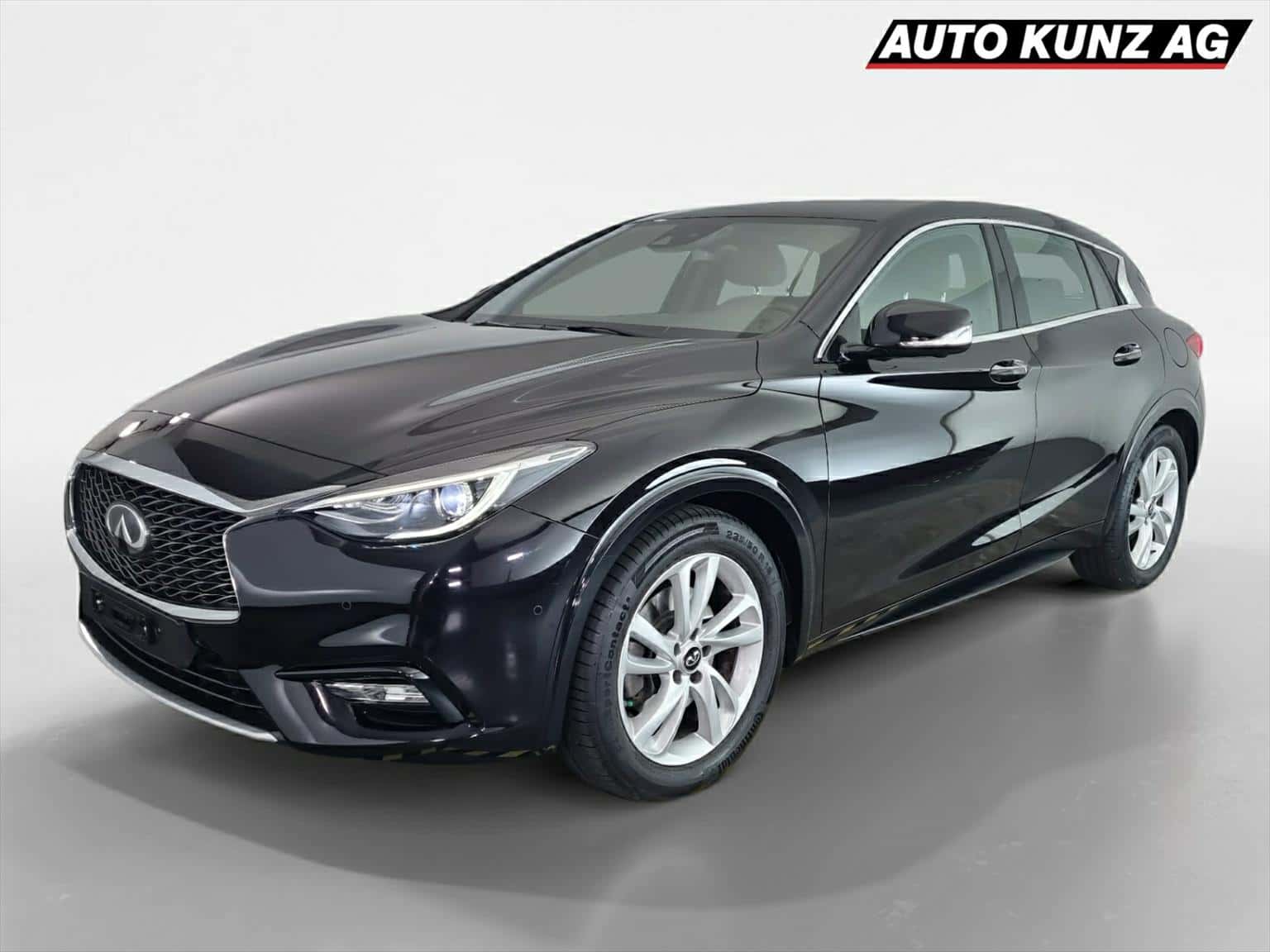 Infiniti Q30