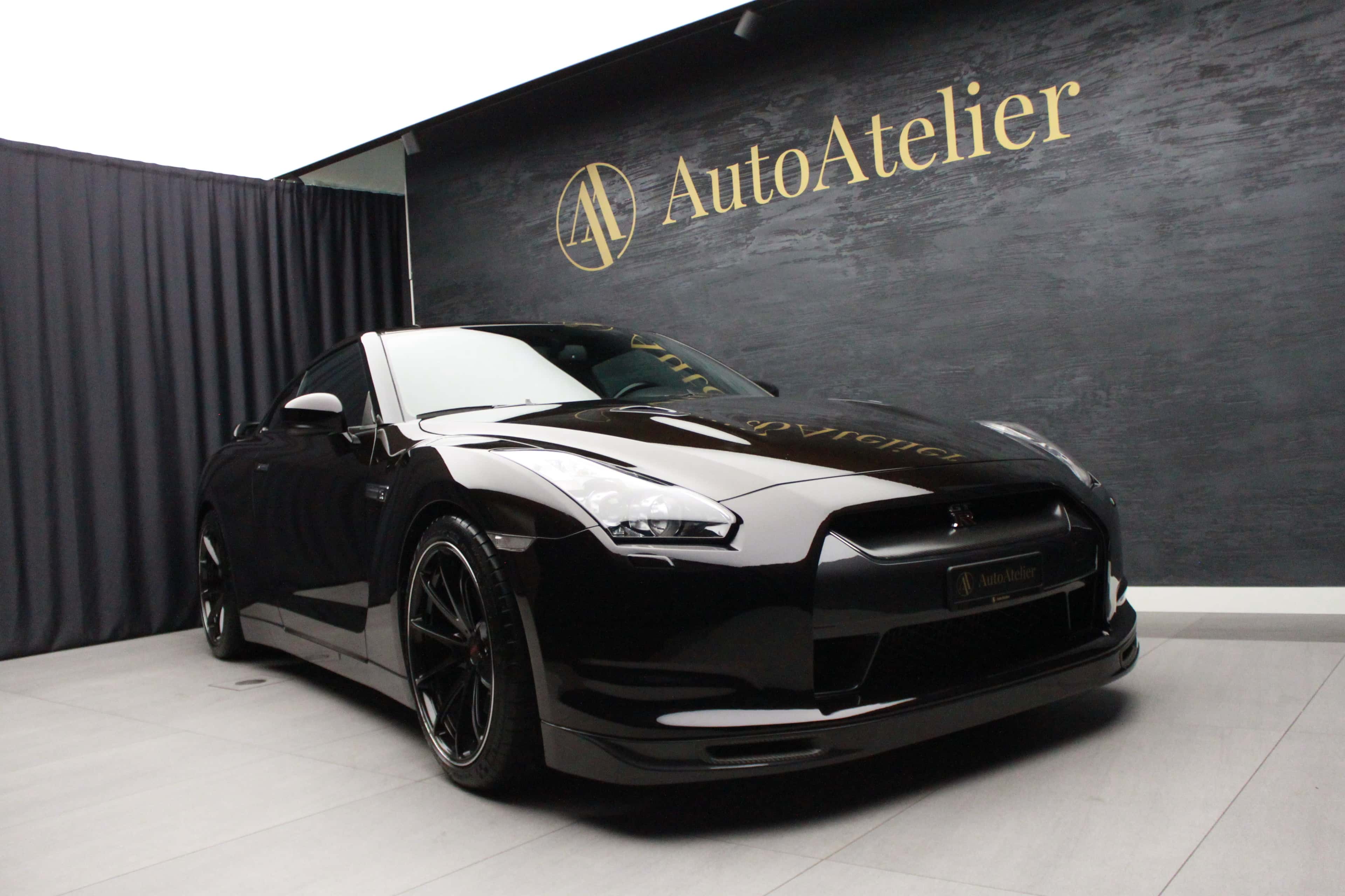 Nissan GT-R