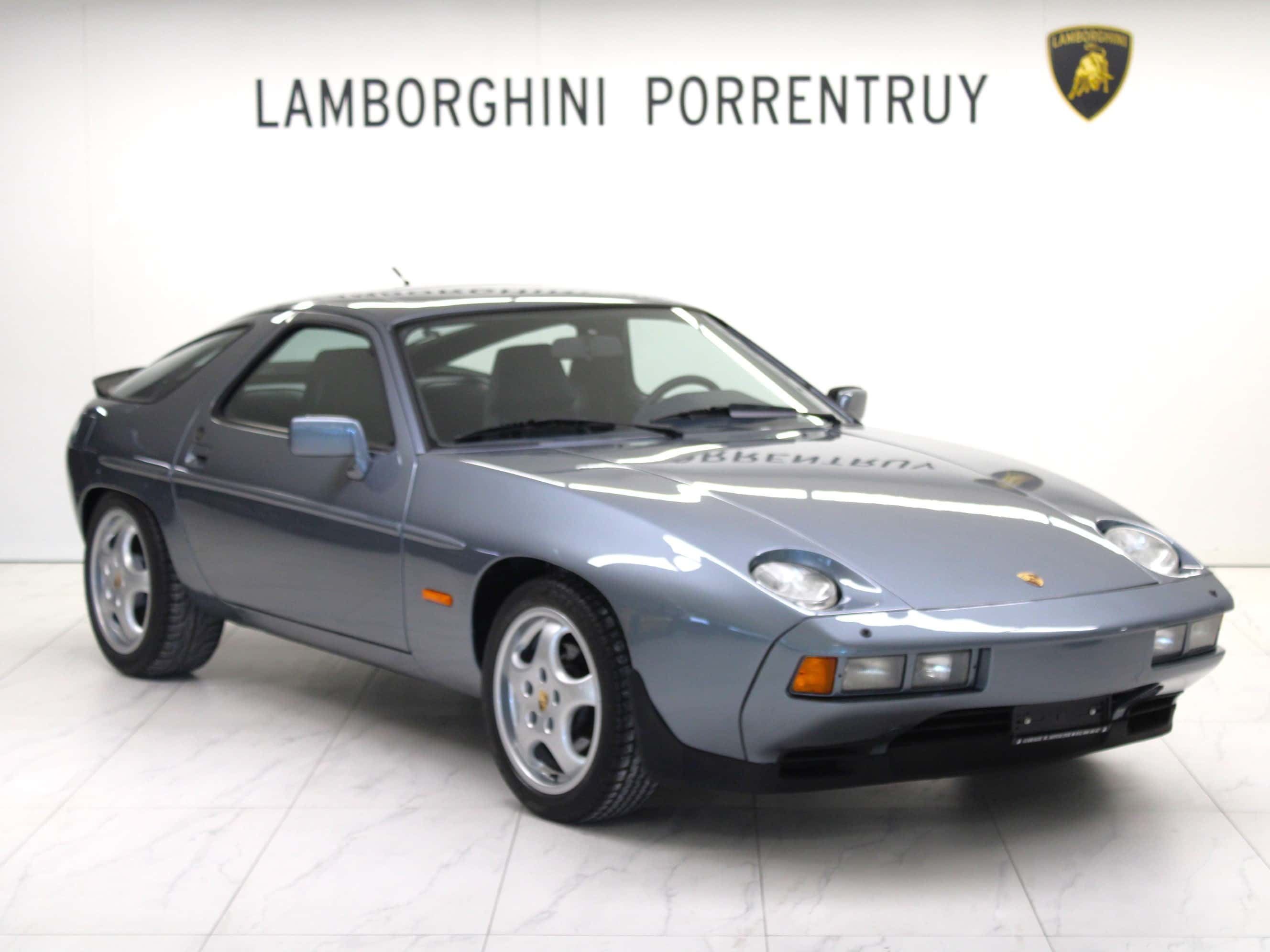 Porsche 928