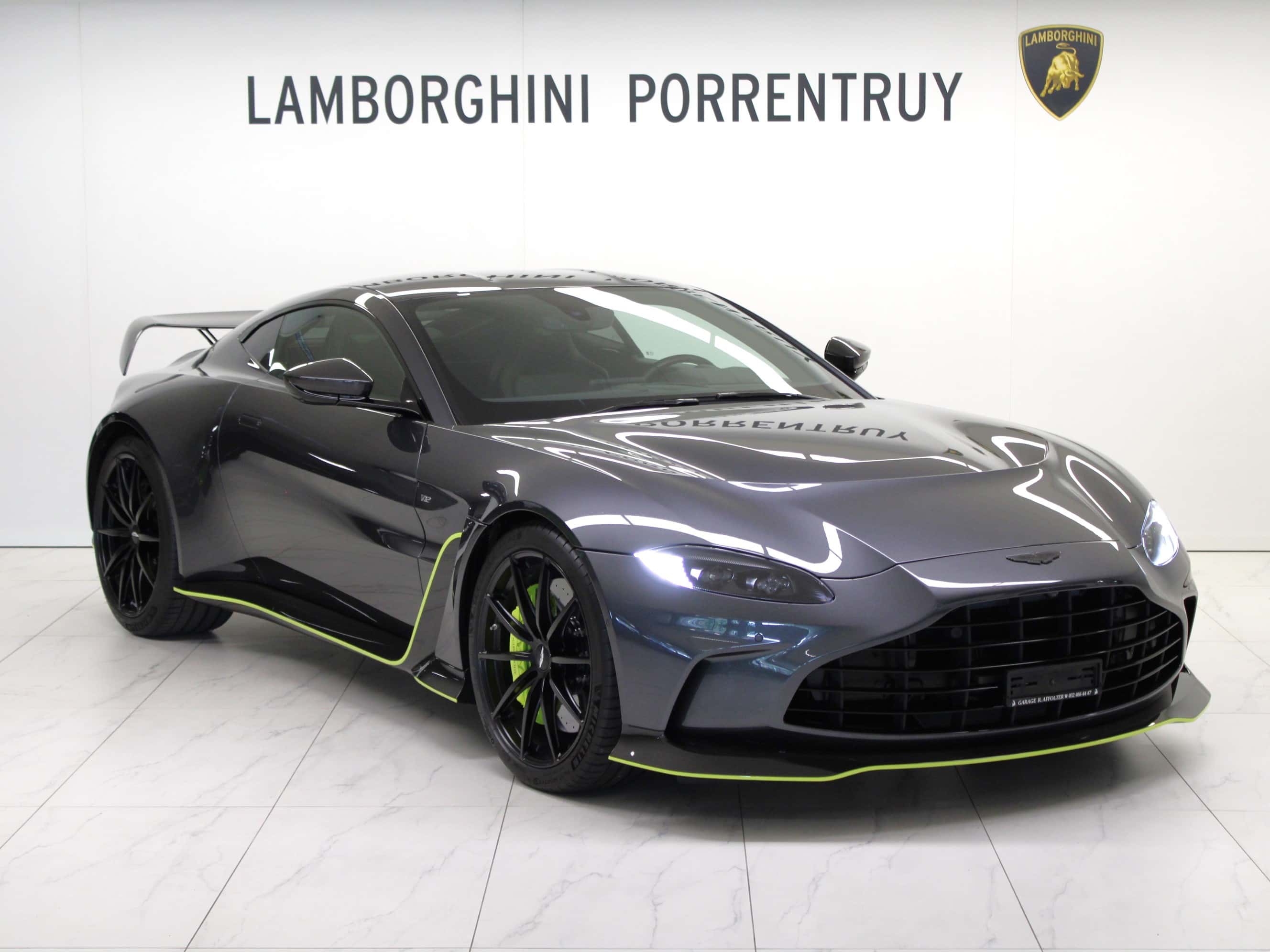 Aston Martin V8/V12 Vantage