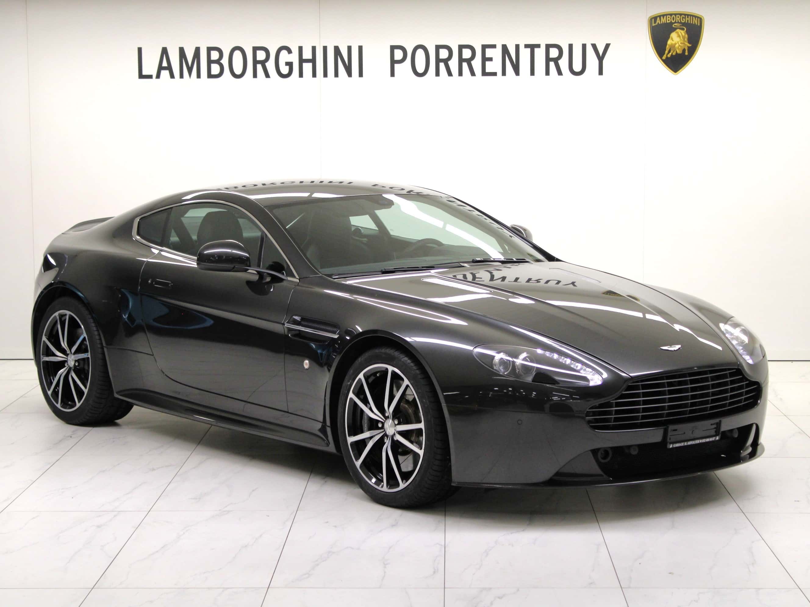 Aston Martin V8/V12 Vantage