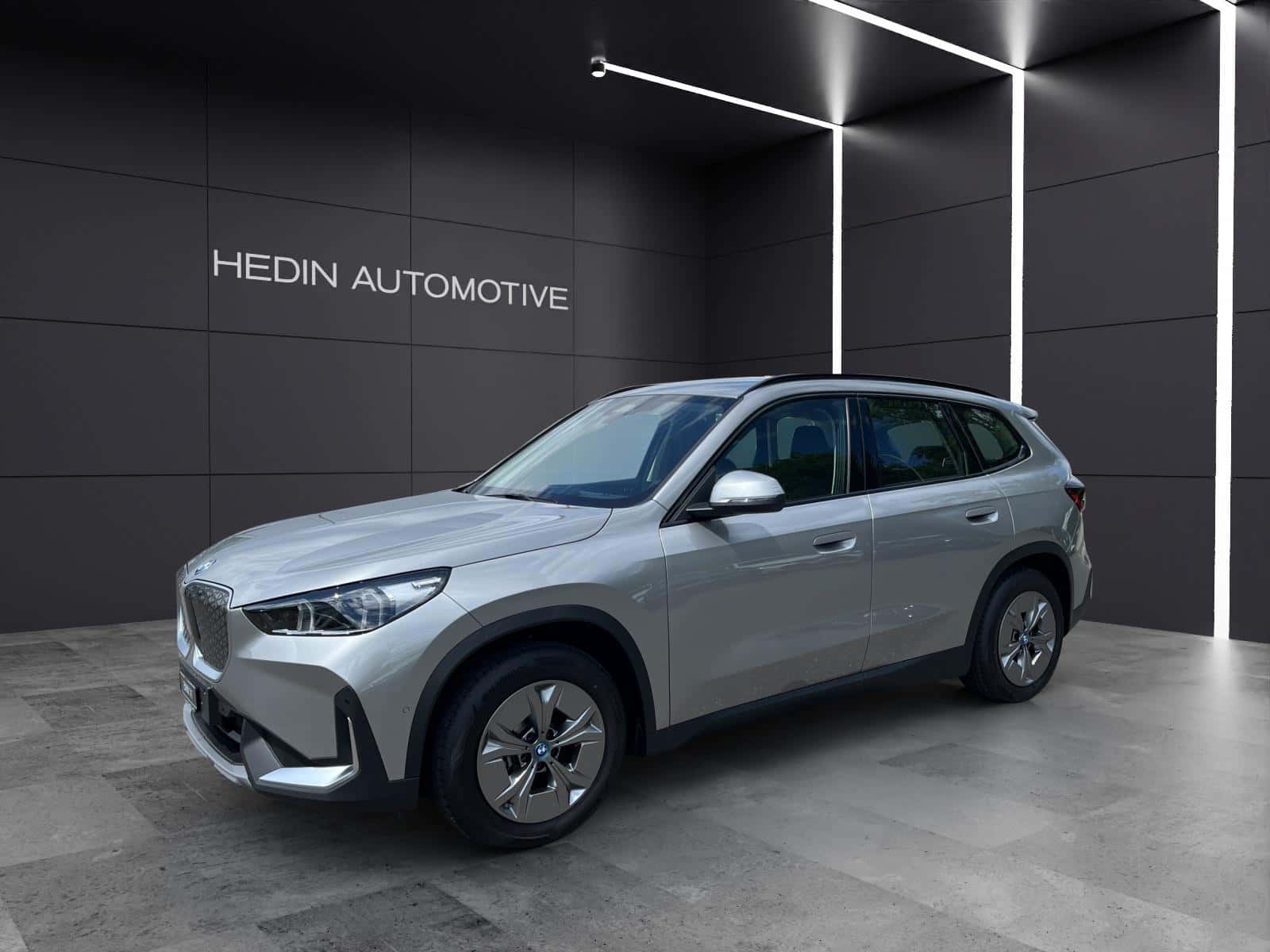 BMW iX1