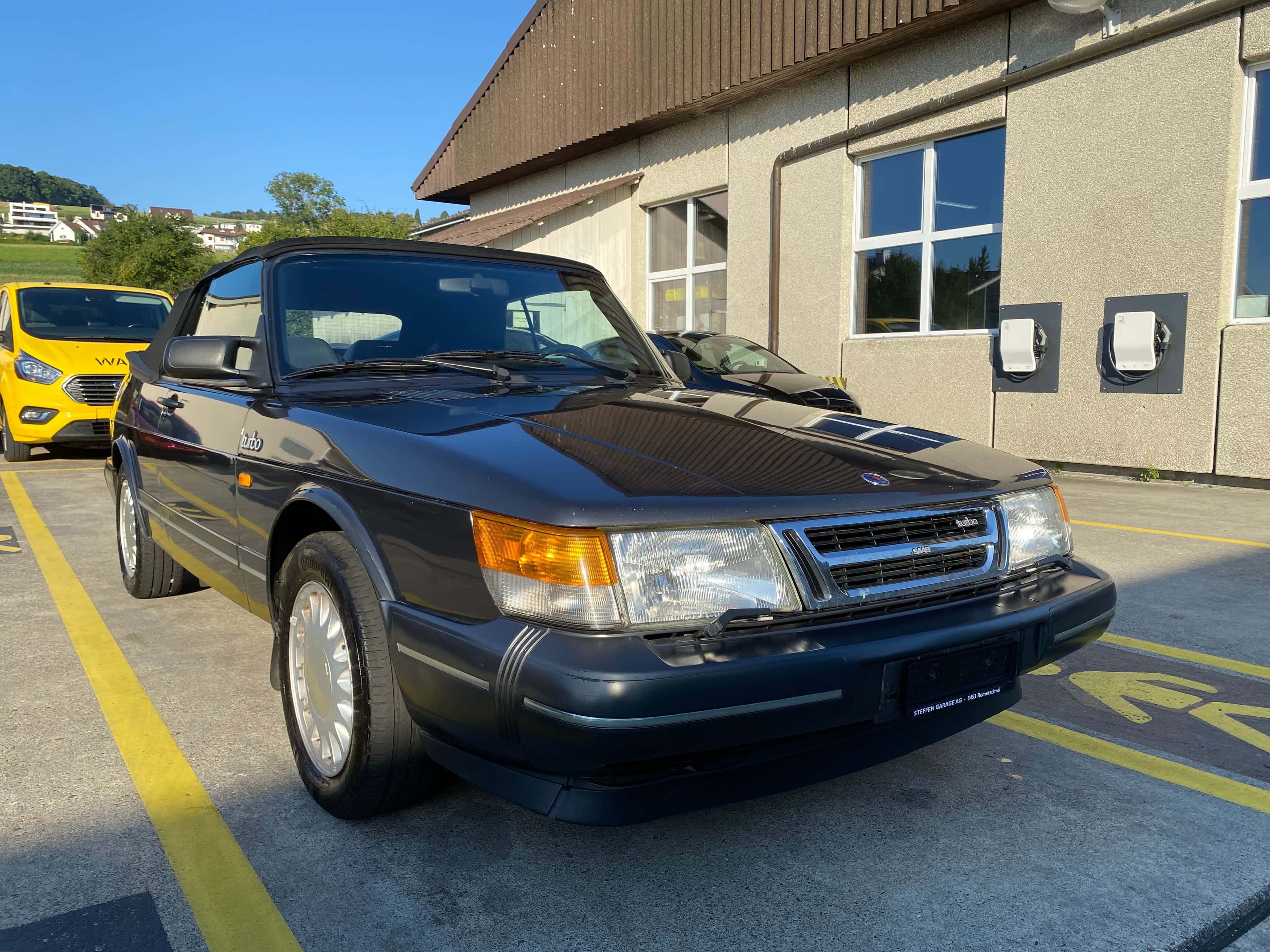 Saab 900
