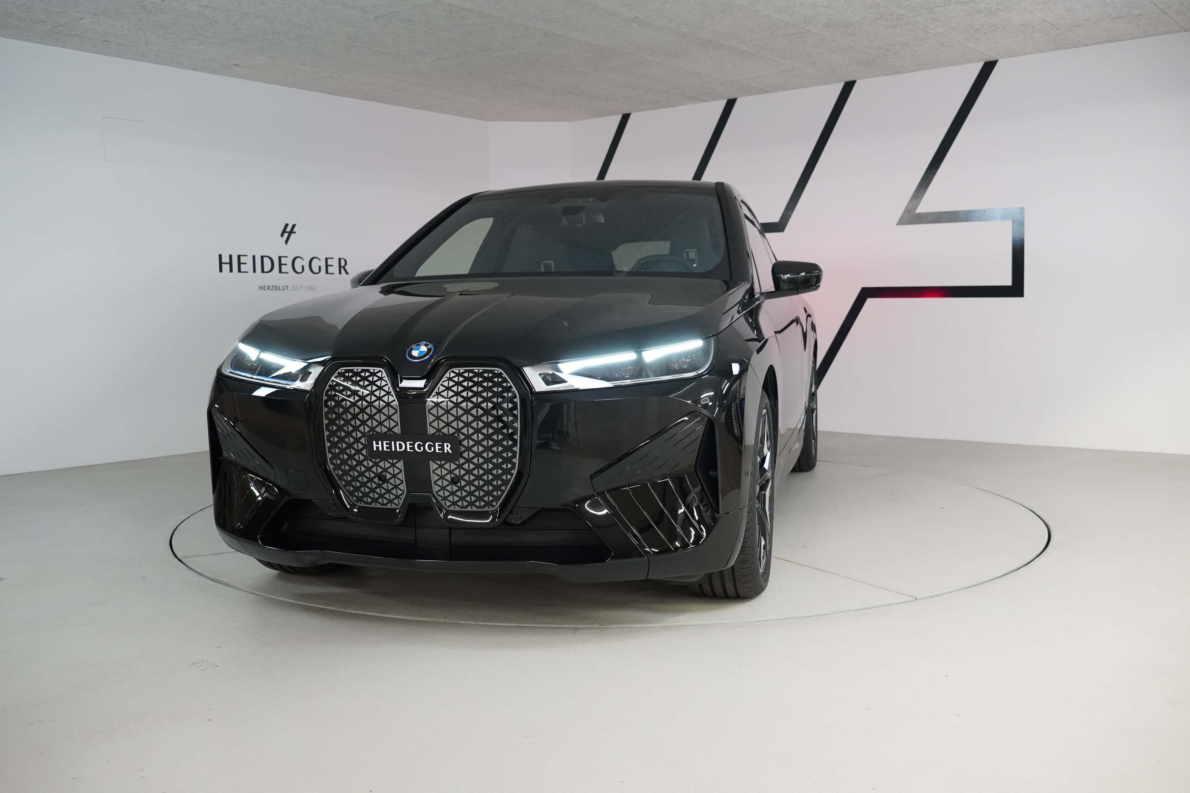 BMW iX
