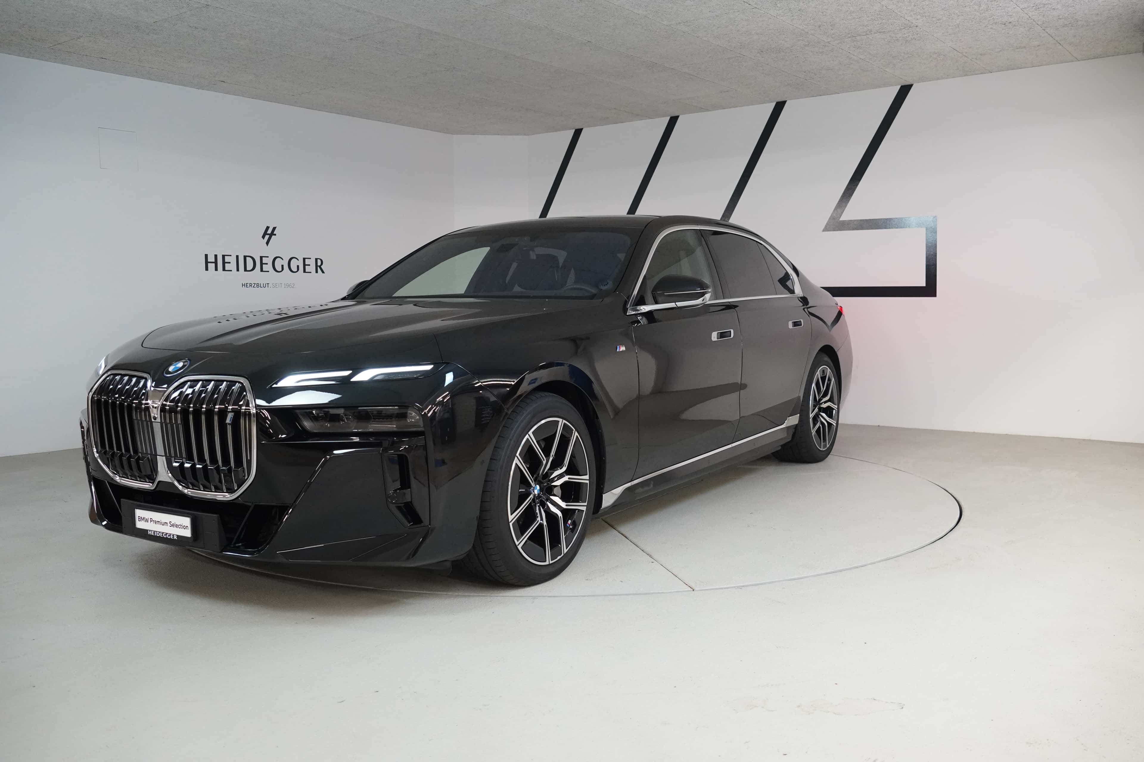 BMW i7