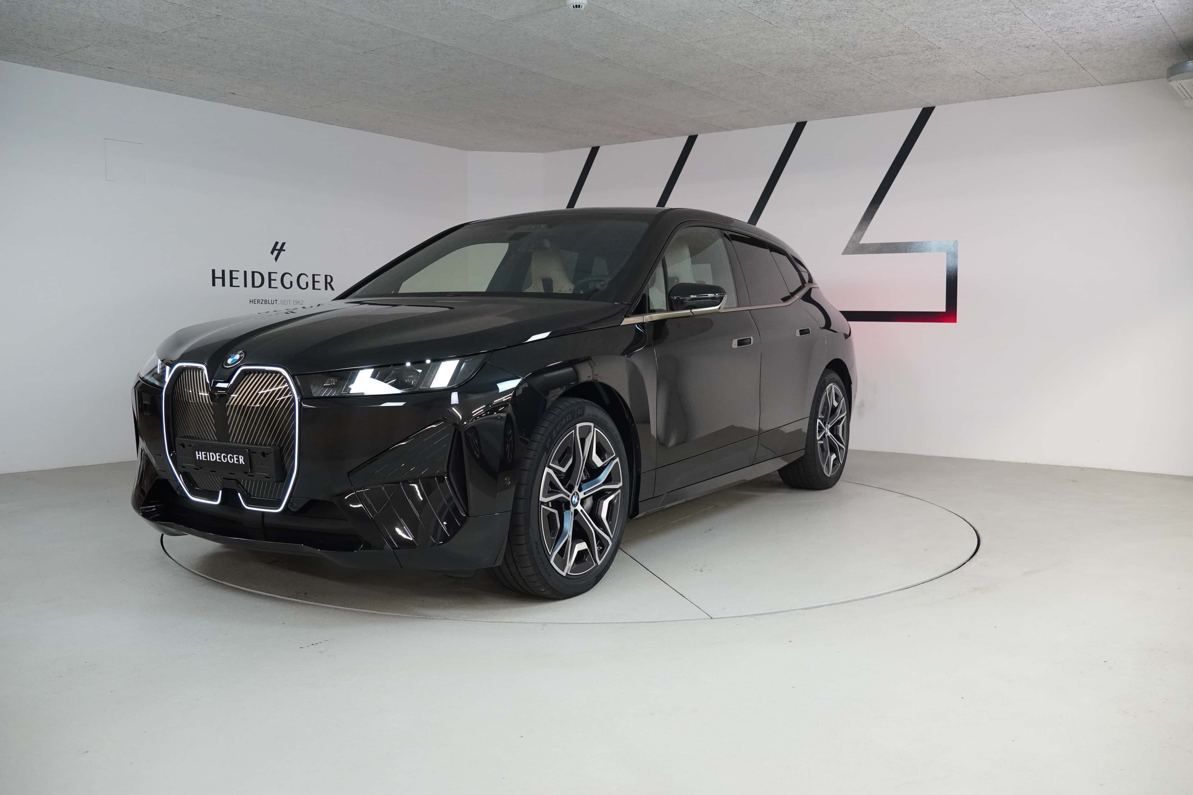 BMW iX
