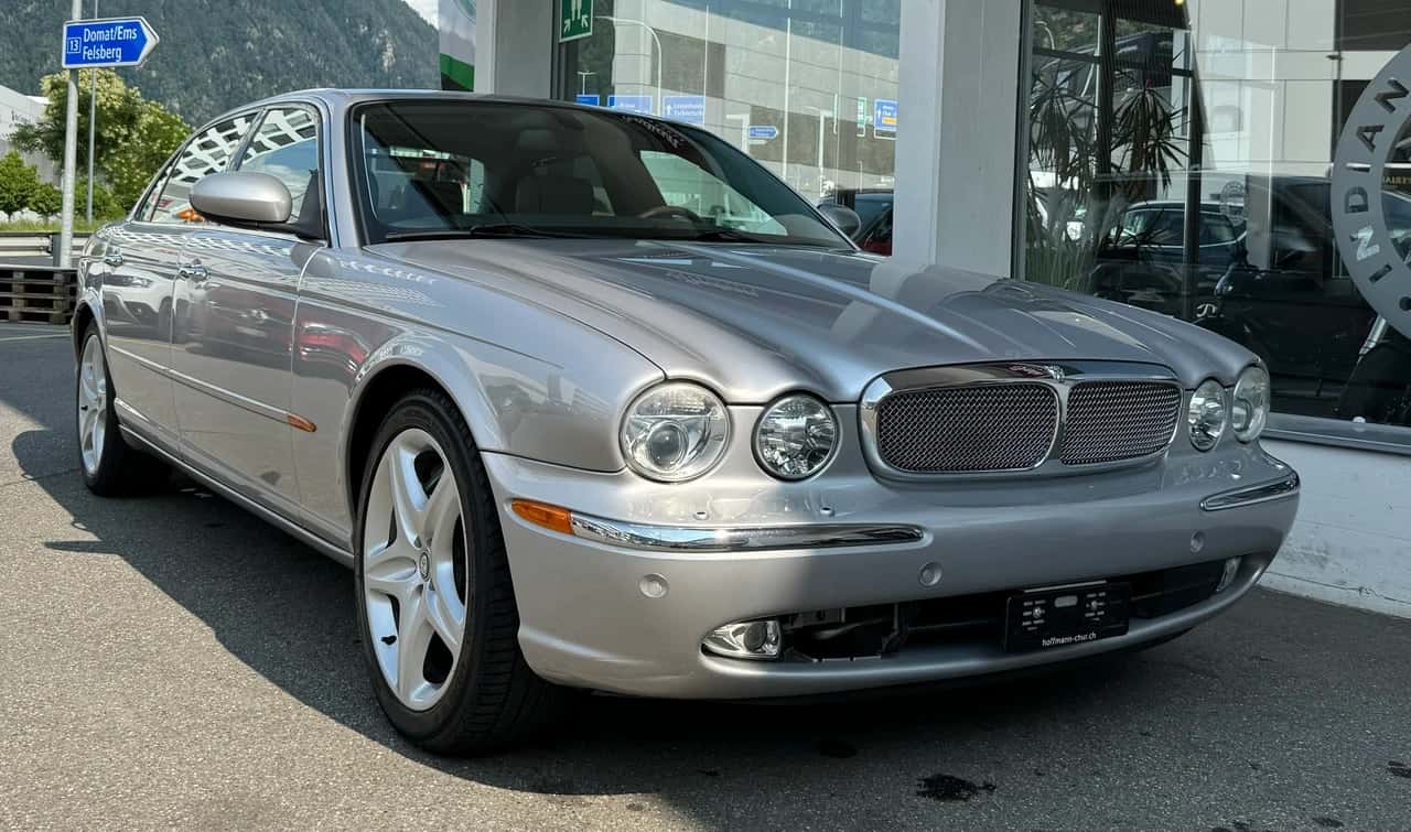 Jaguar XJ