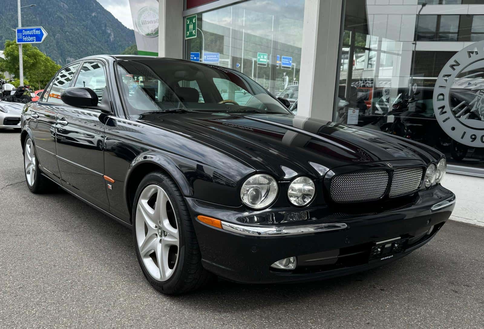 Jaguar XJ