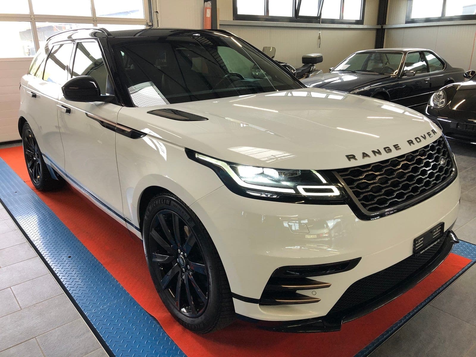 Land Rover Range Rover Velar Range Rover Velar R-Dynamic D 300 S Automatic
