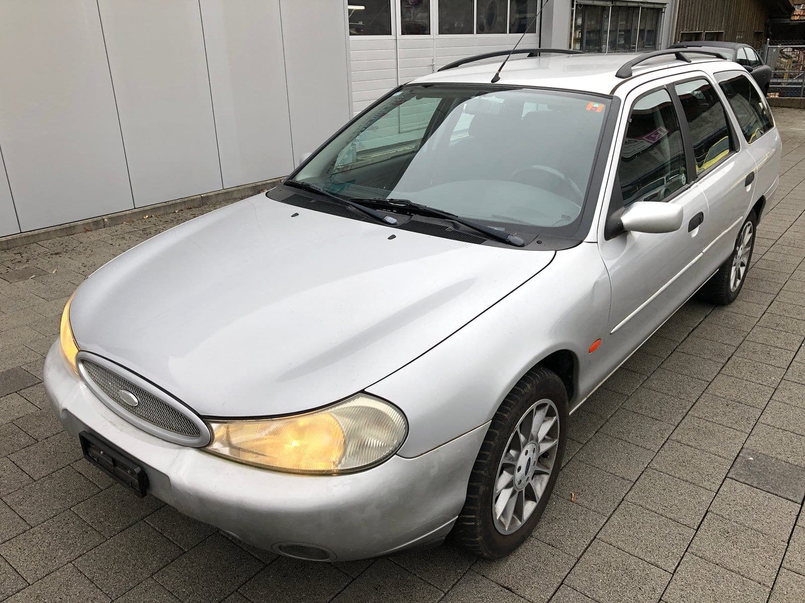 Ford Mondeo Mondeo 2.0i Trend Futura