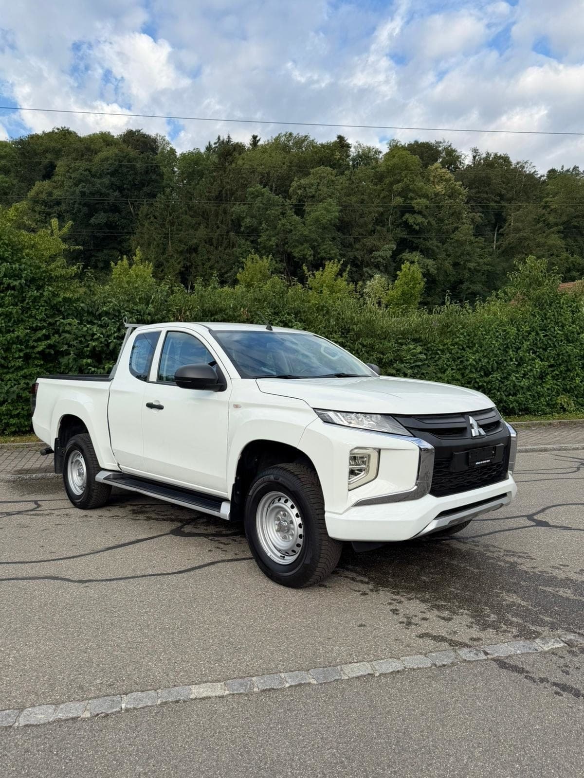 Mitsubishi L200 L 200 2.2 Value Club Cab