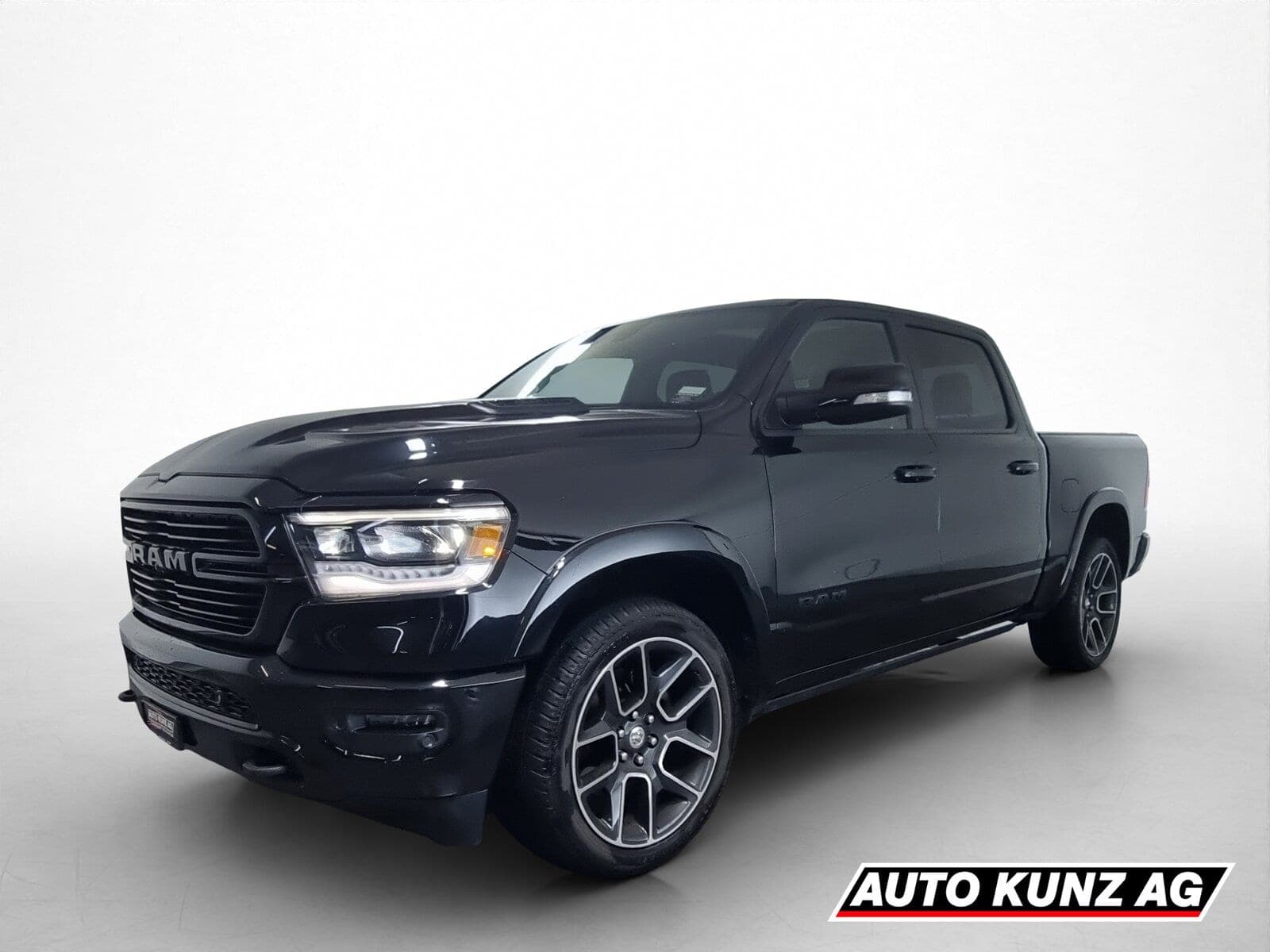 Dodge RAM RAM 1500 Crew Cab Laramie Sport Black Paket · 5.7L