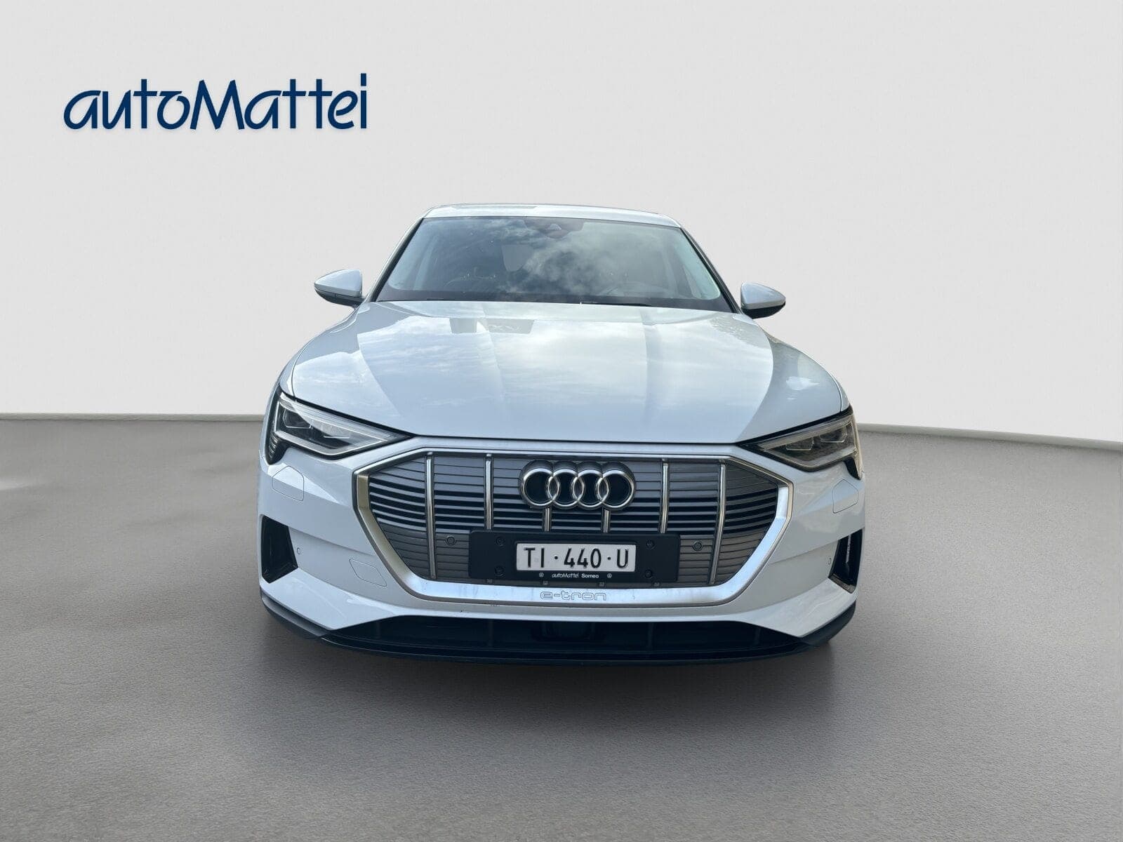 Audi e-tron e-tron