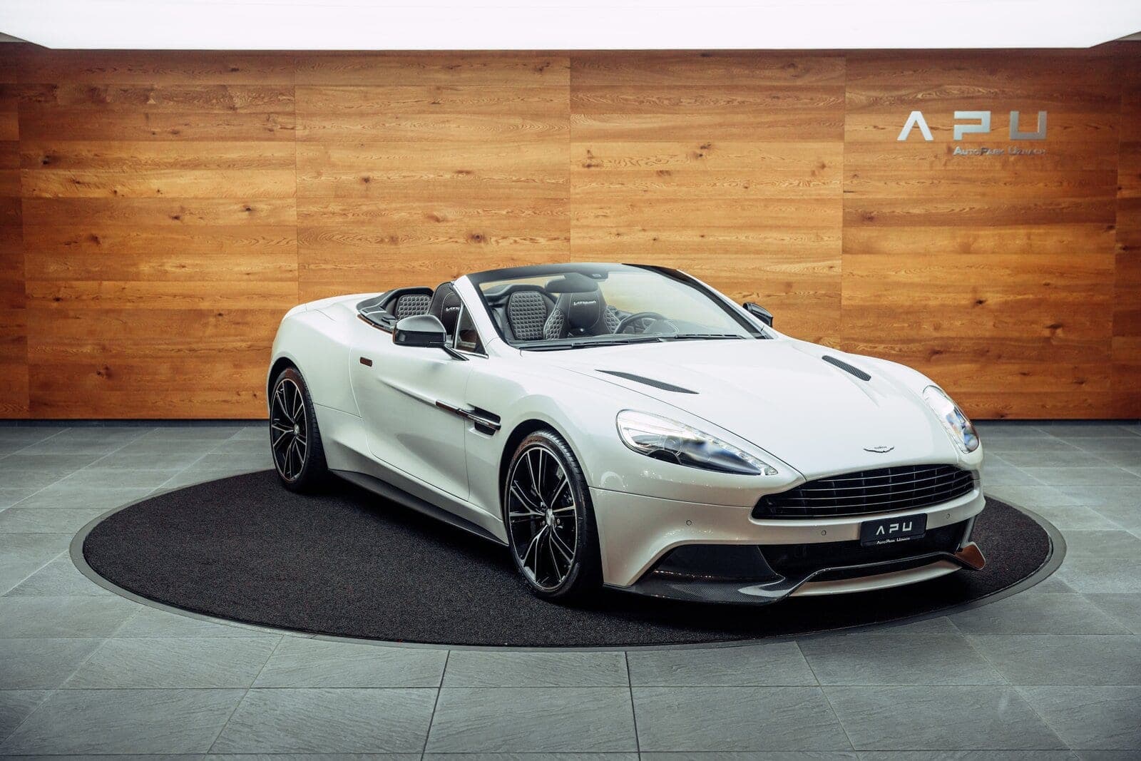 Aston Martin Vanquish Vanquish Volante V12 5.9 Touchtronic 3