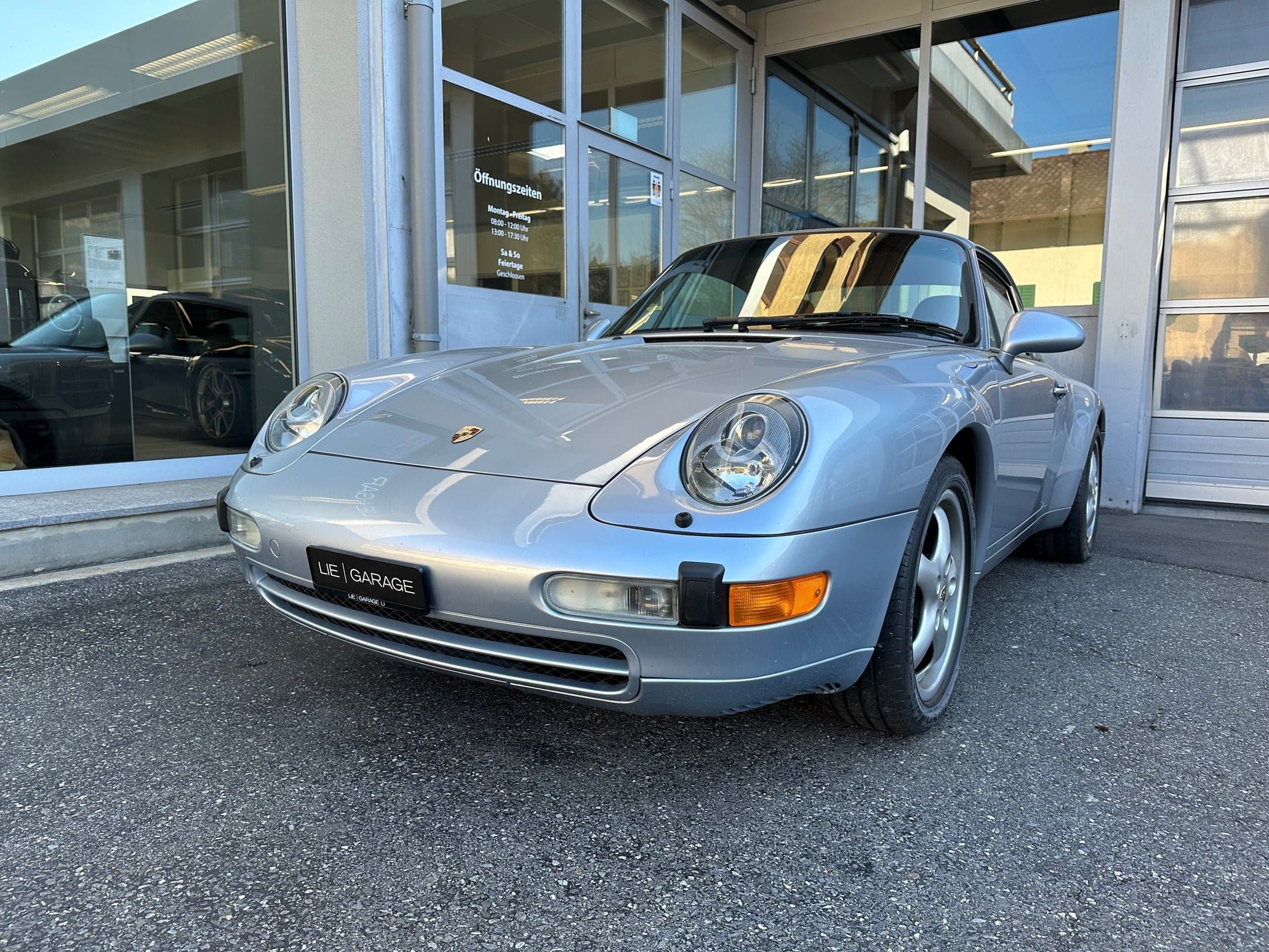 Porsche 911 PORSCHE 911 Carrera