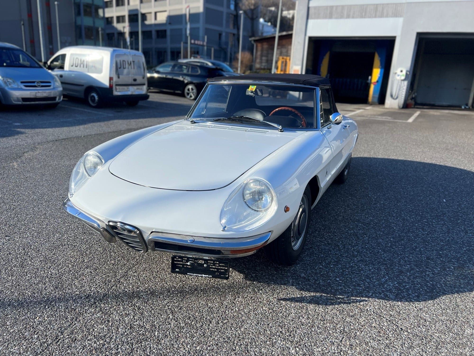 Alfa Romeo Spider ALFA ROMEO SPIDER DUETTO VELOCE 1750 OSSO DI SEPPIA