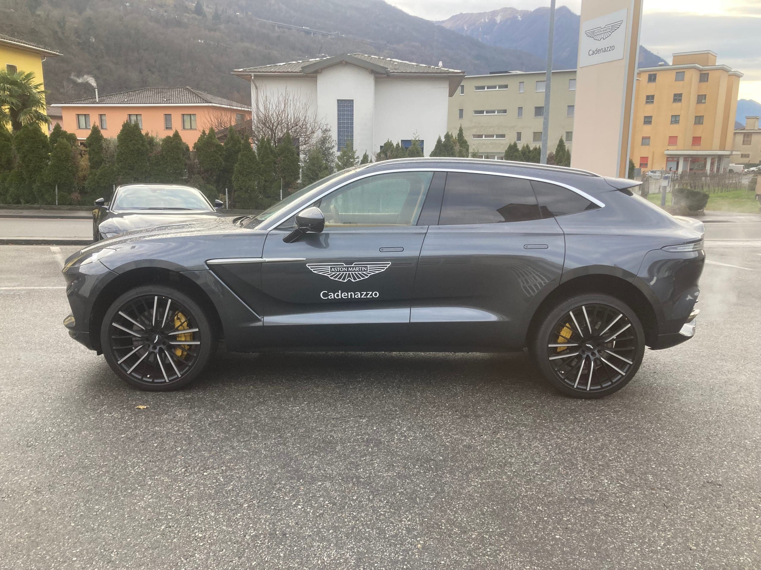 Aston Martin DBX ASTON MARTIN DBX 4.0 V8