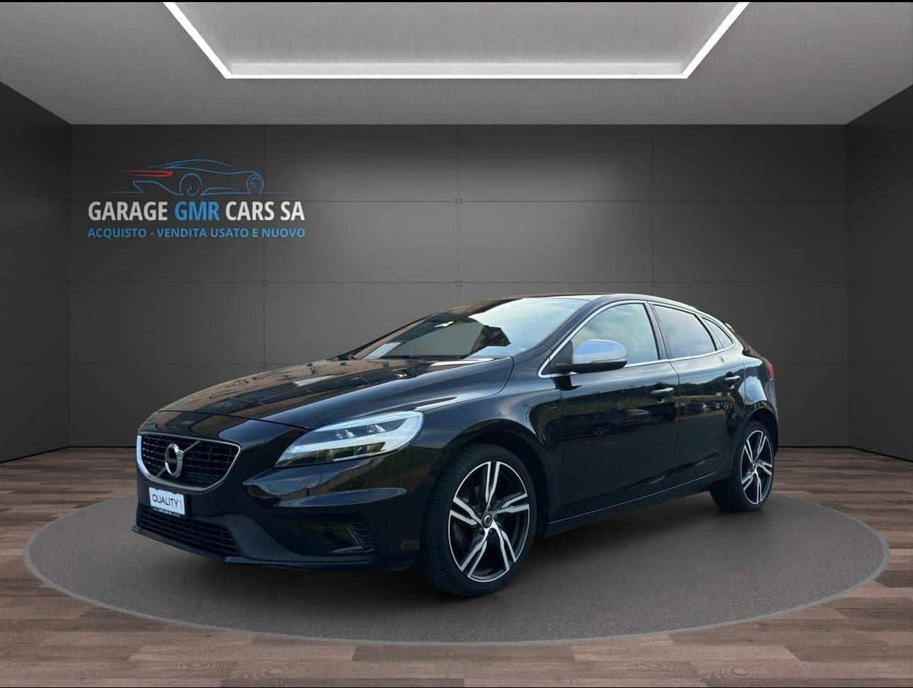 Volvo V40 VOLVO V40 D2 Momentum R-Design