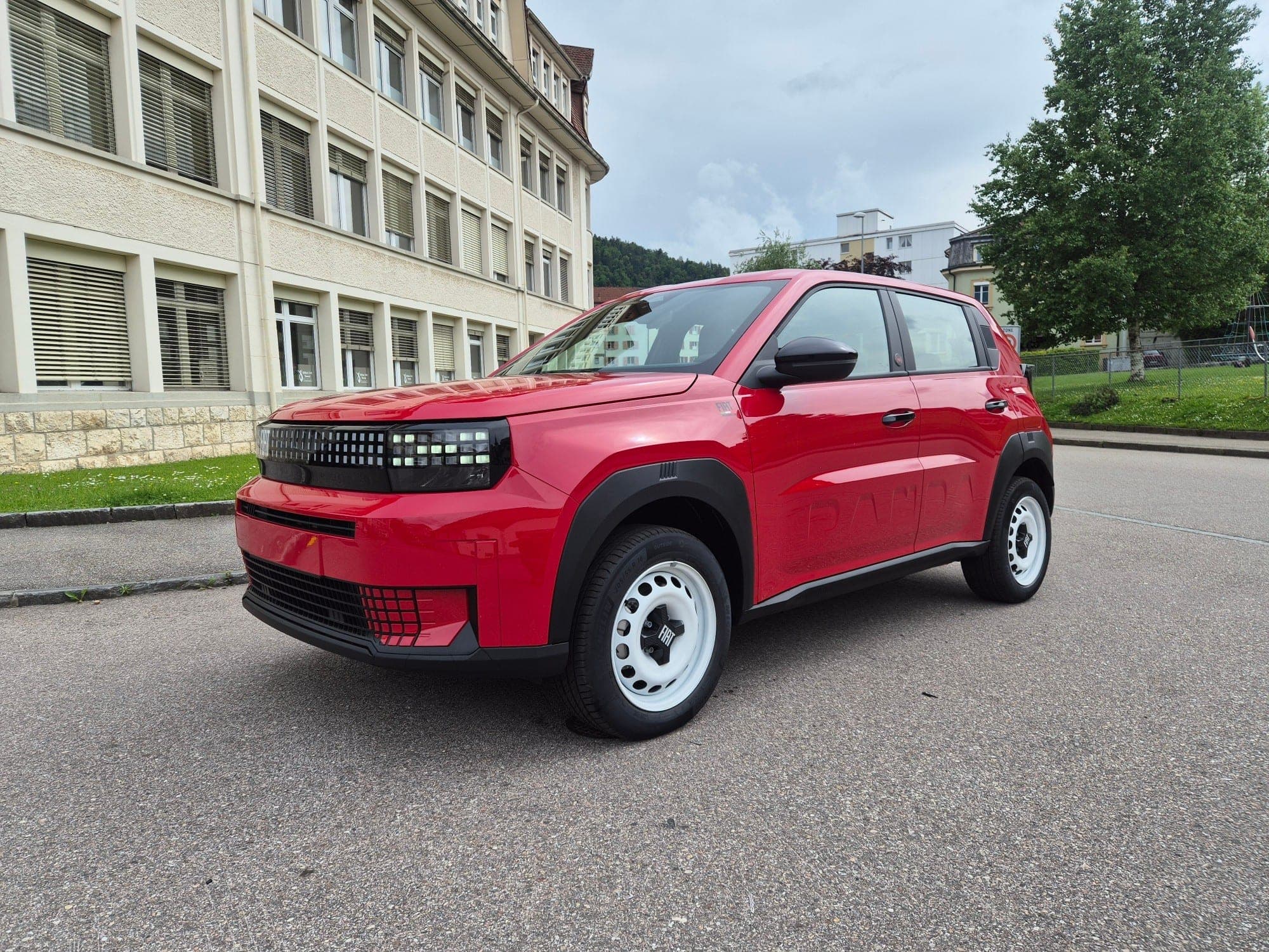 Fiat Grande Panda FIAT Grande Panda Elektro Red