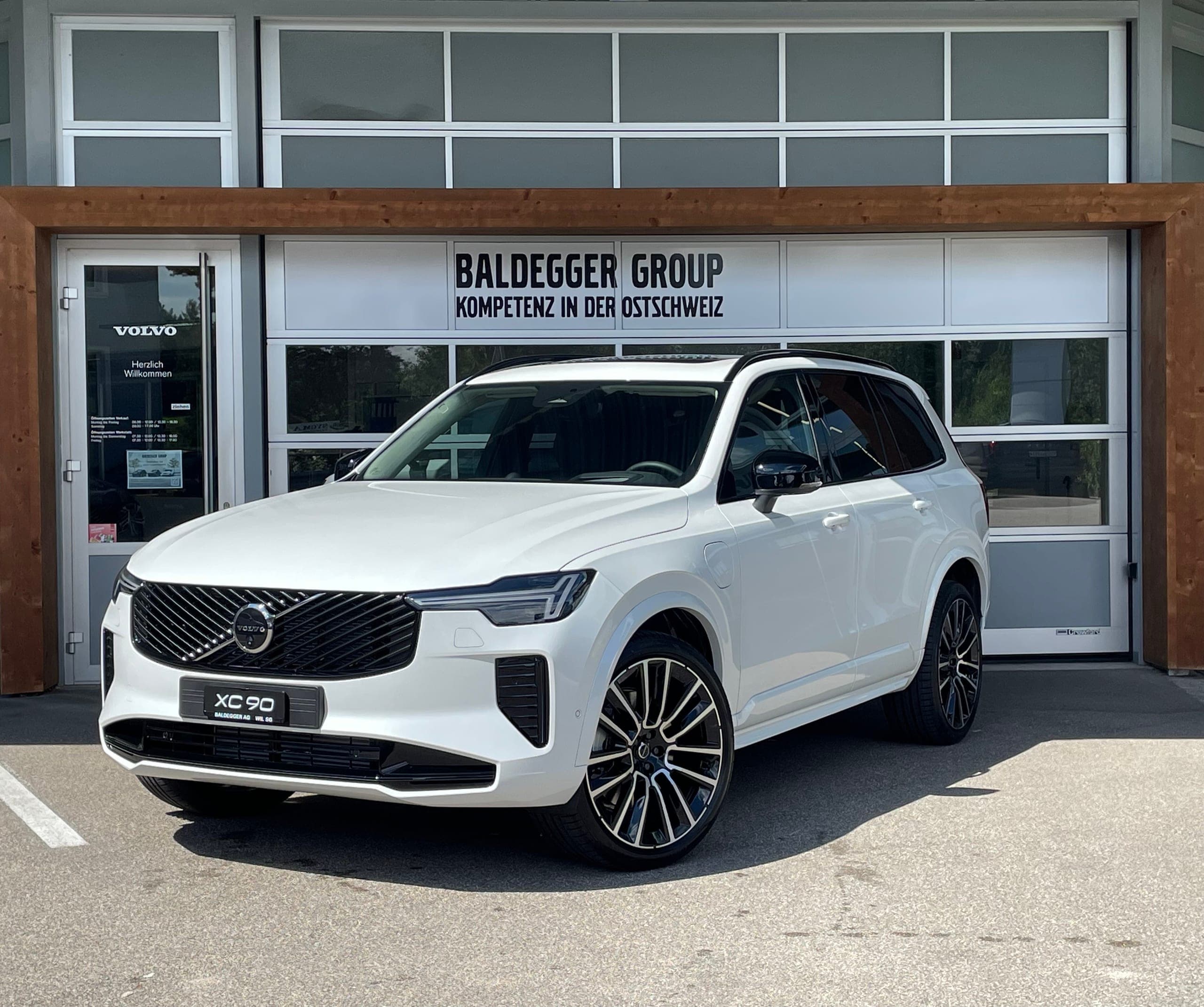 Volvo XC90 VOLVO XC90 2.0 T8 TE Ultra Dark eAWD