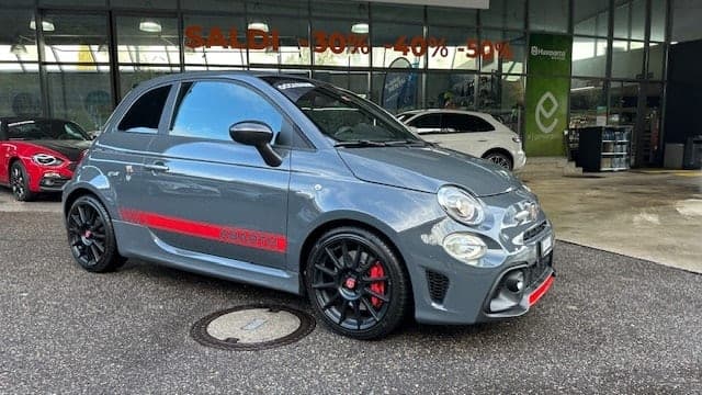 Fiat 695 Abarth FIAT 695C 1.4 16V Turbo Abarth XSR Yamaha Dualogic