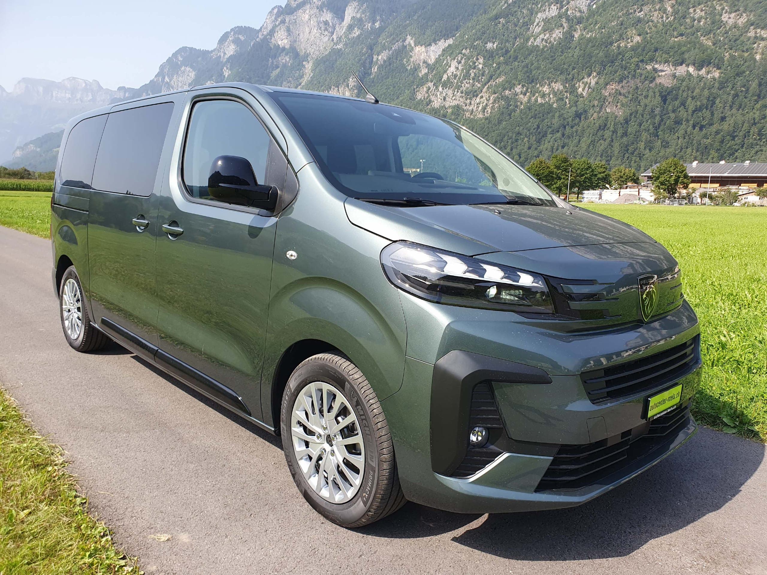 Peugeot Traveller PEUGEOT e-Traveller Standard 75 kWh Business