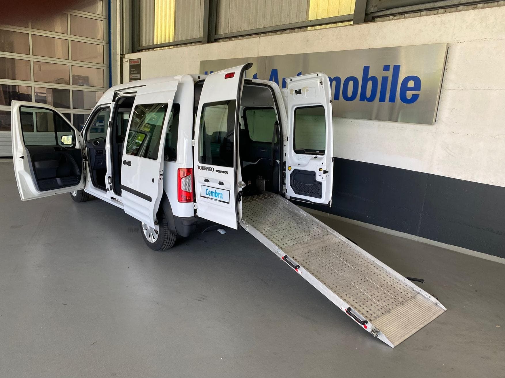 Ford Tourneo Connect FORD TOURNEO Connect Kombi L \\