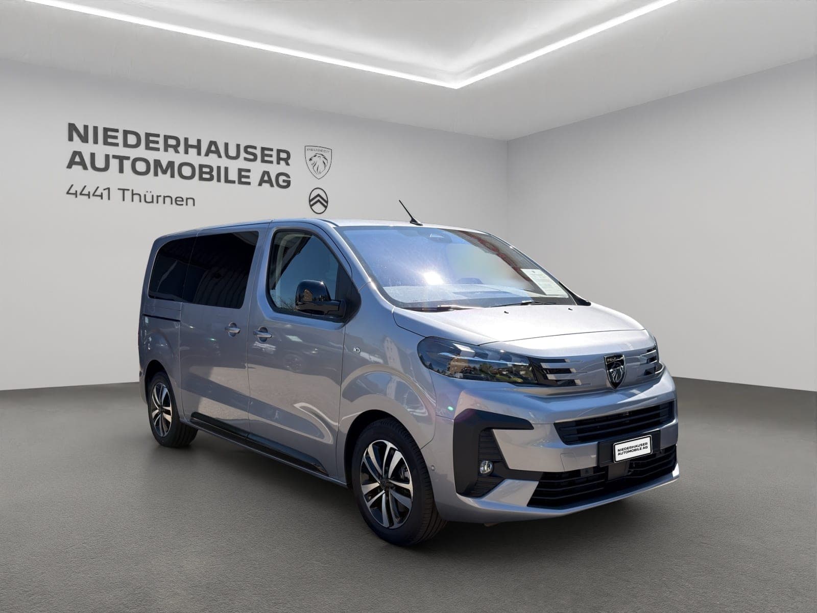 Peugeot Traveller PEUGEOT Traveller Standard 2.2 BlueHDi Family Ed.
