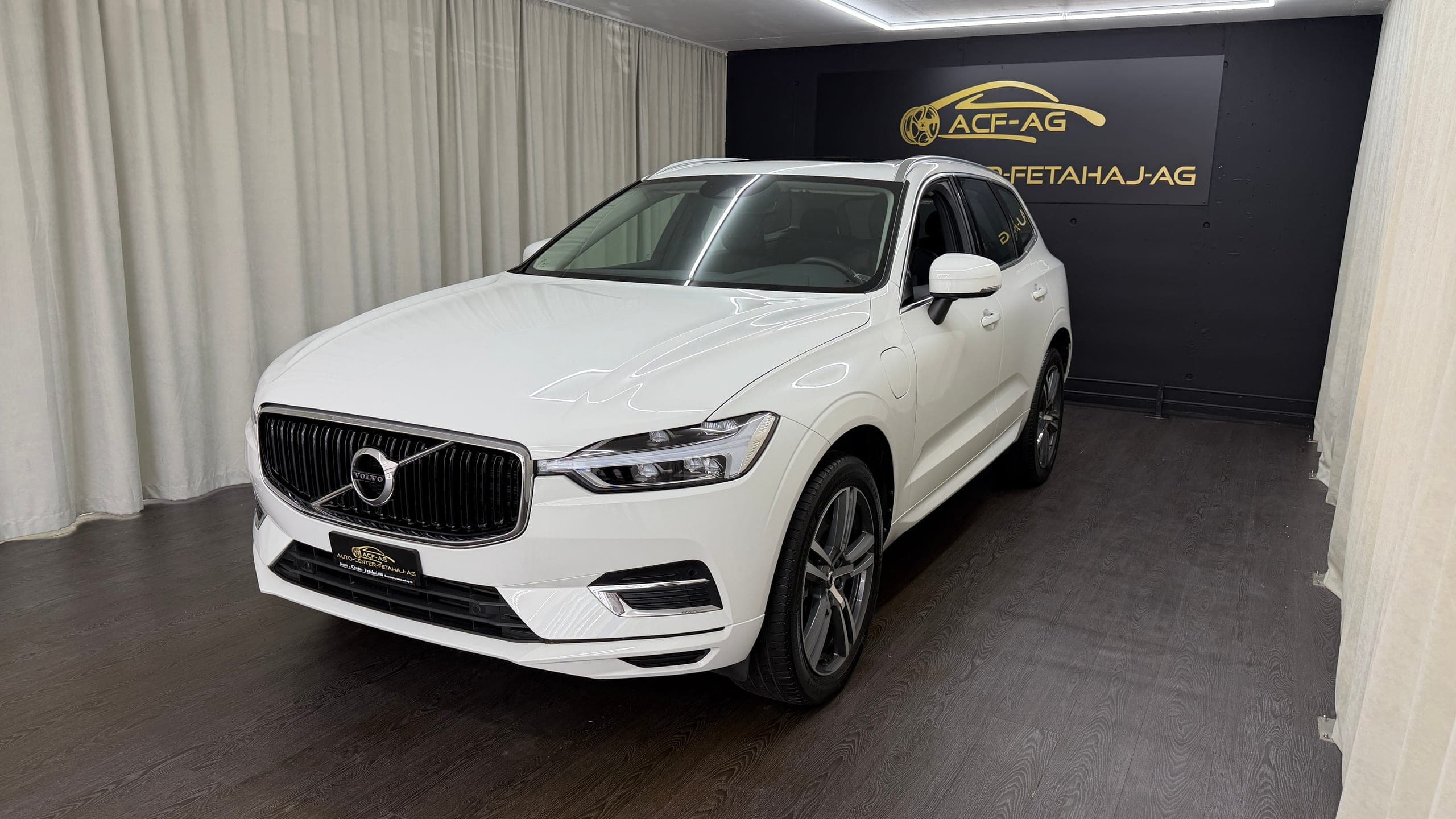 Volvo XC60 VOLVO XC60 T8 eAWD Momentum Geartronic