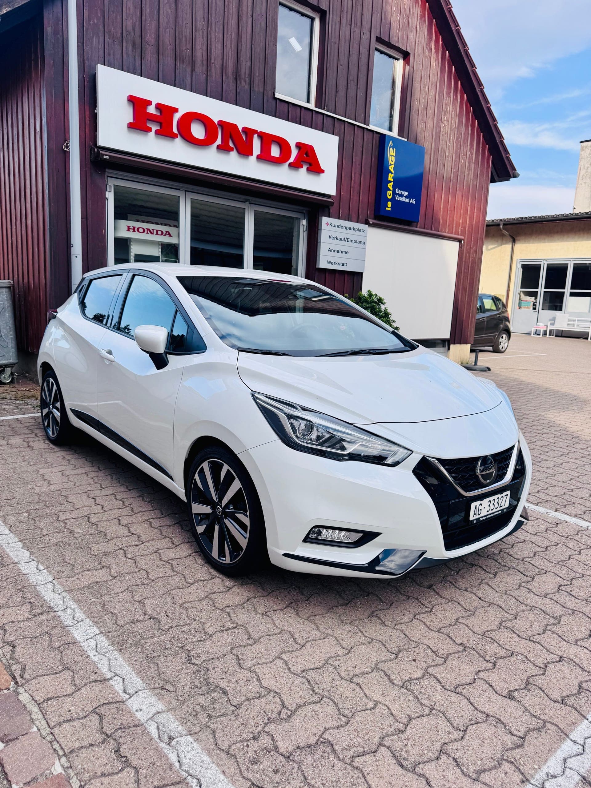 Nissan Micra NISSAN Micra IG-T100 Xtronic Tekna AVM + LED